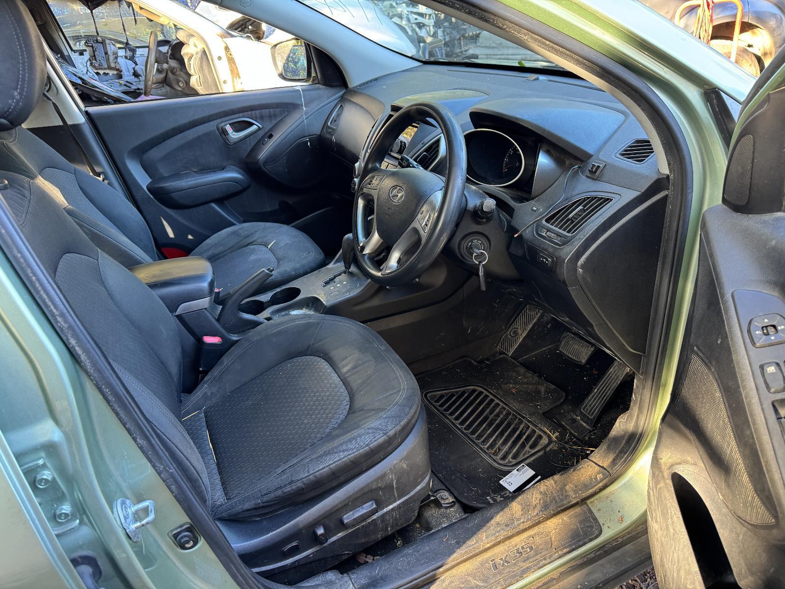 View Auto part Fuse Box HYUNDAI IX35 2010
