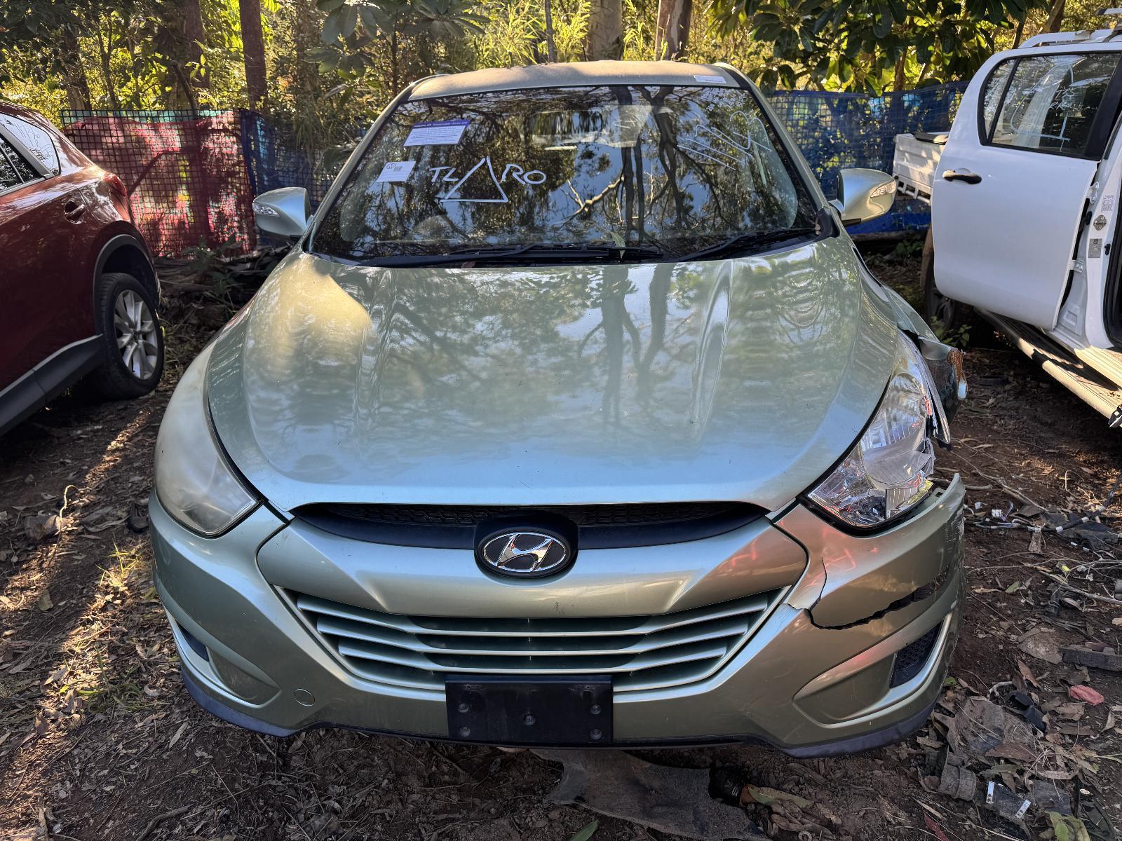 View Auto part Engine HYUNDAI IX35 2010