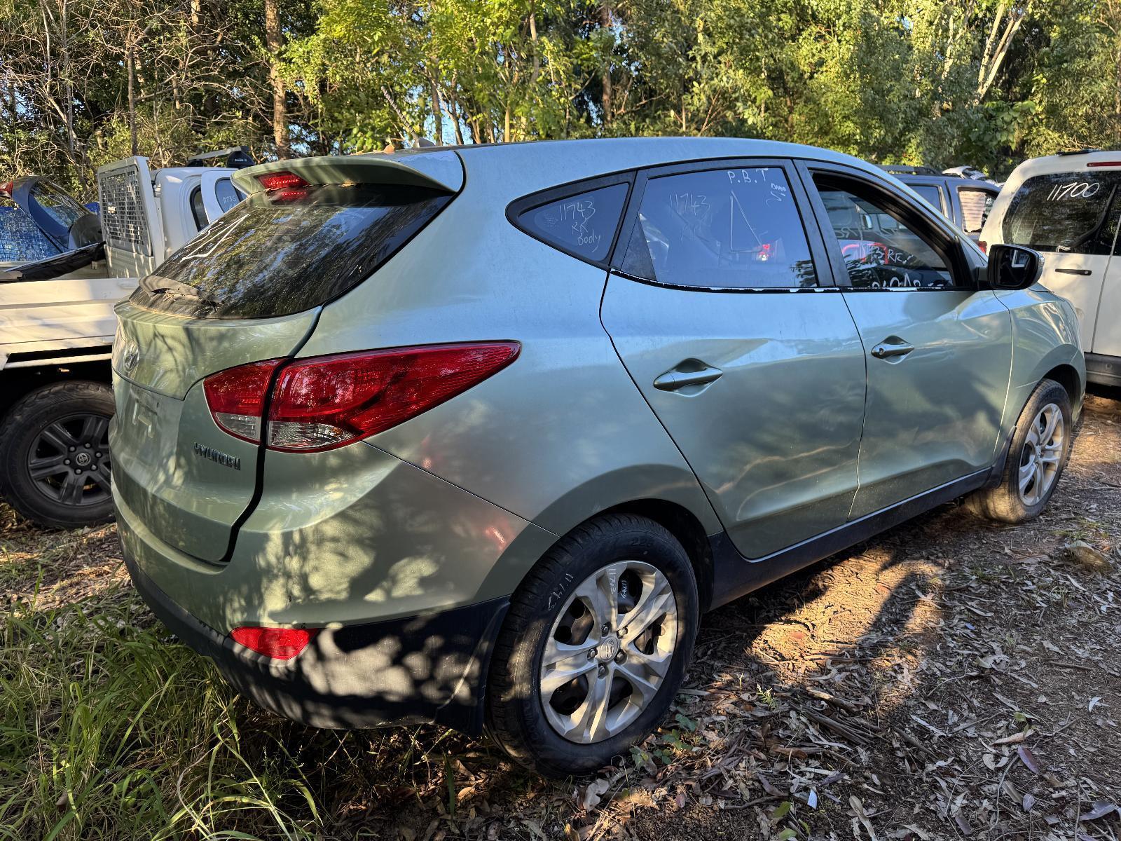 View Auto part Engine HYUNDAI IX35 2010