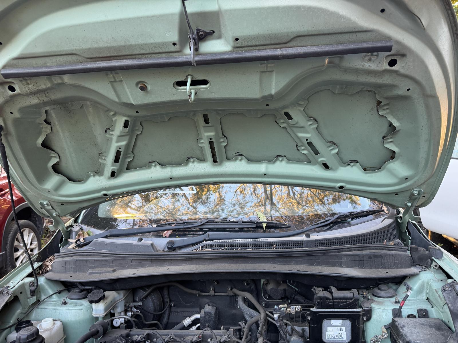 View Auto part Bonnet Hinge/Strut HYUNDAI IX35 2010