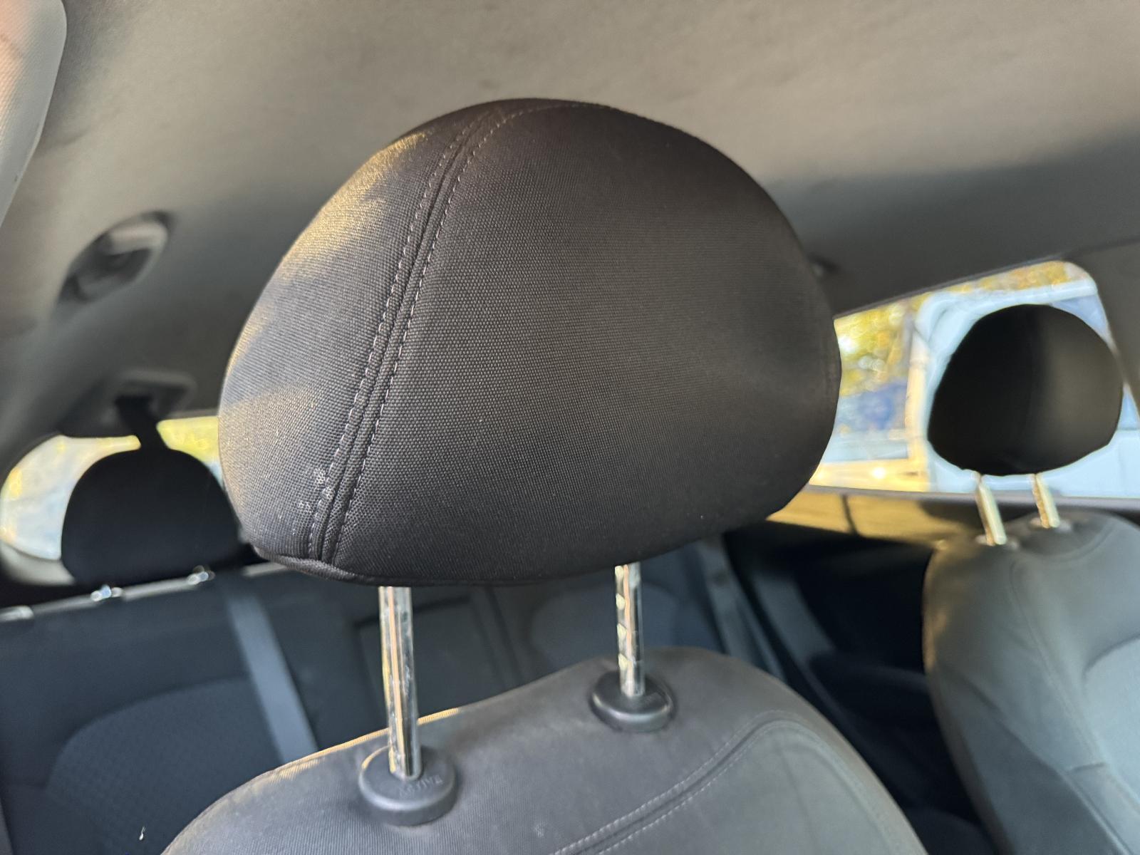 View Auto part Headrest HYUNDAI IX35 2010