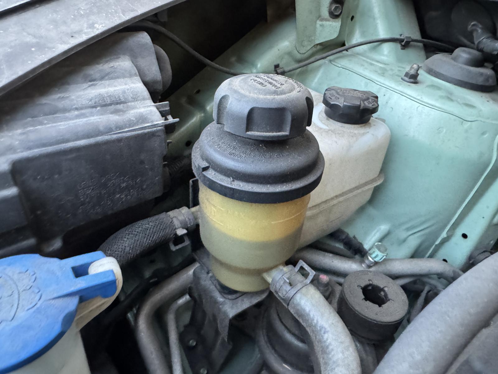 View Auto part P/S Reservoir HYUNDAI IX35 2010