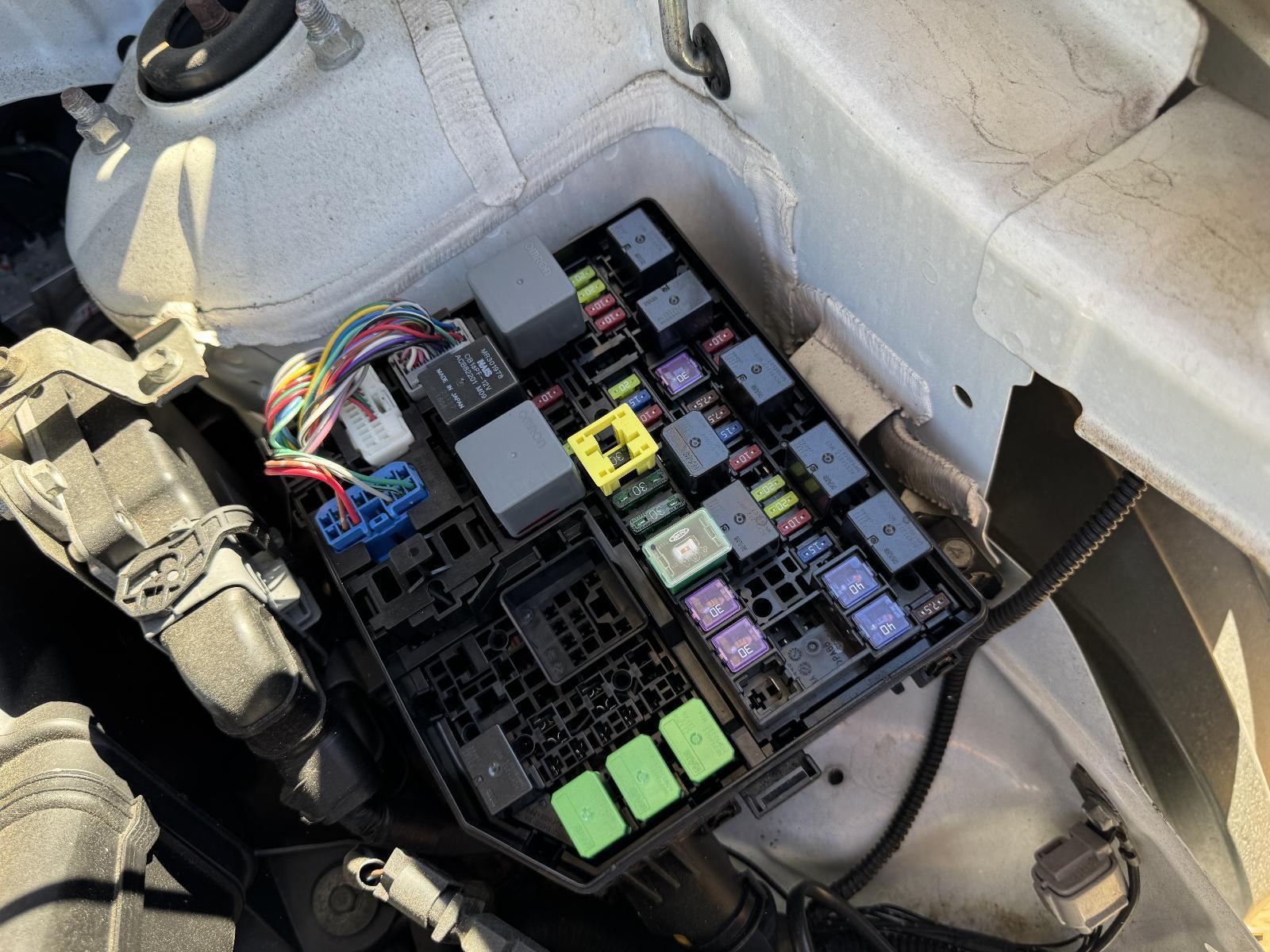 View Auto part Fuse Box MITSUBISHI OUTLANDER 2012