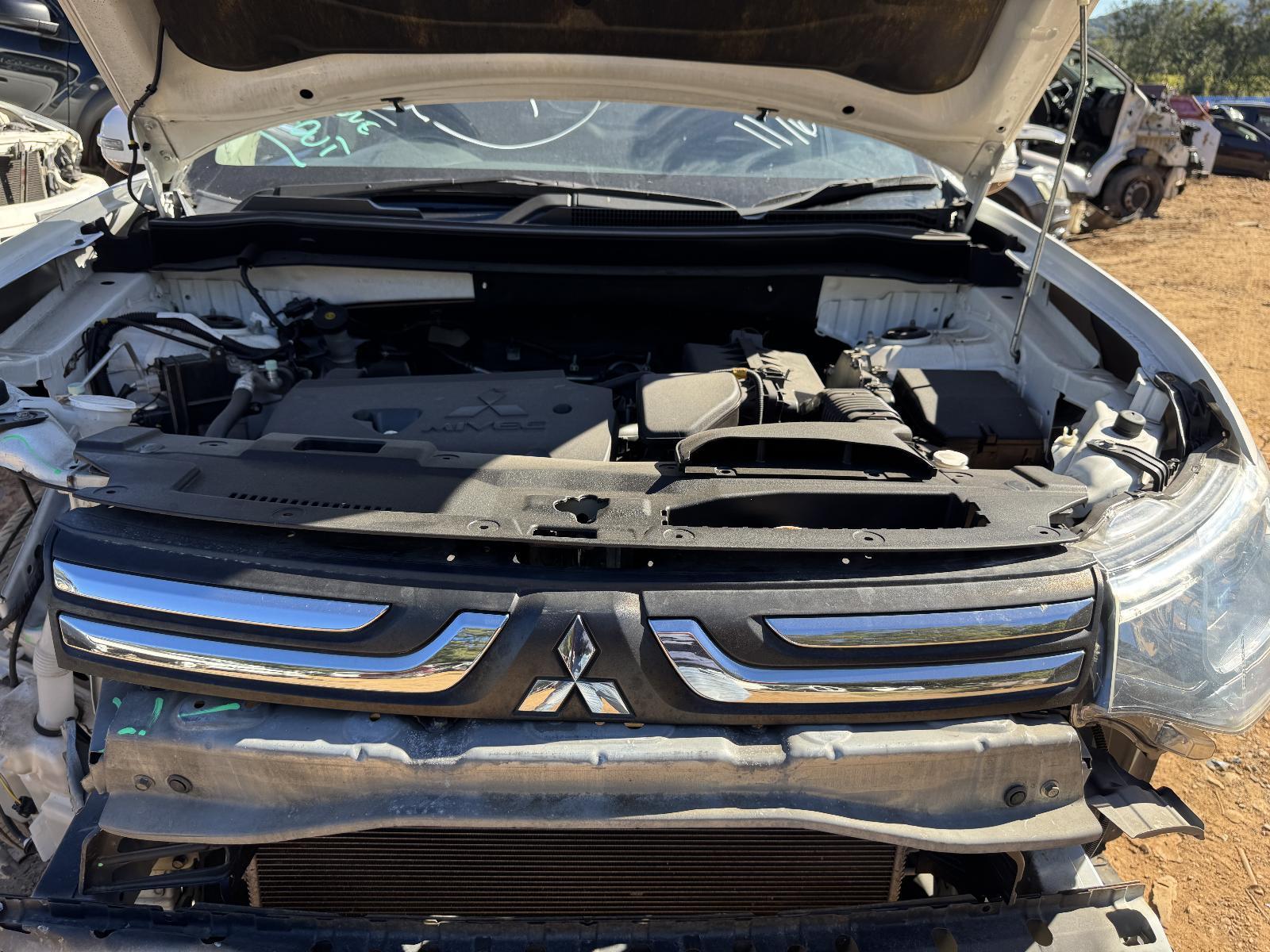 View Auto part Grille MITSUBISHI OUTLANDER 2012