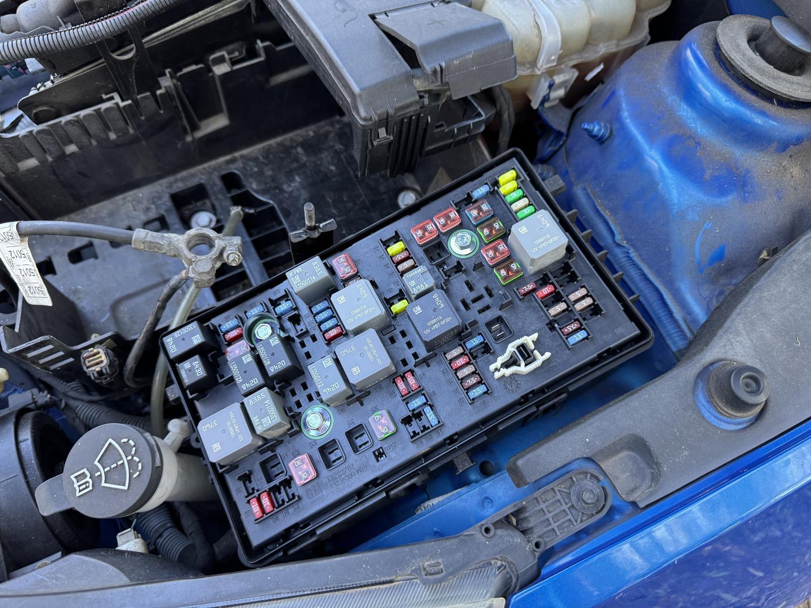 View Auto part Fuse Box HOLDEN CRUZE 2011