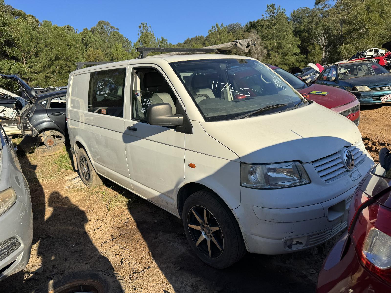 View Auto part Caliper VOLKSWAGEN TRANSPORTER 2006