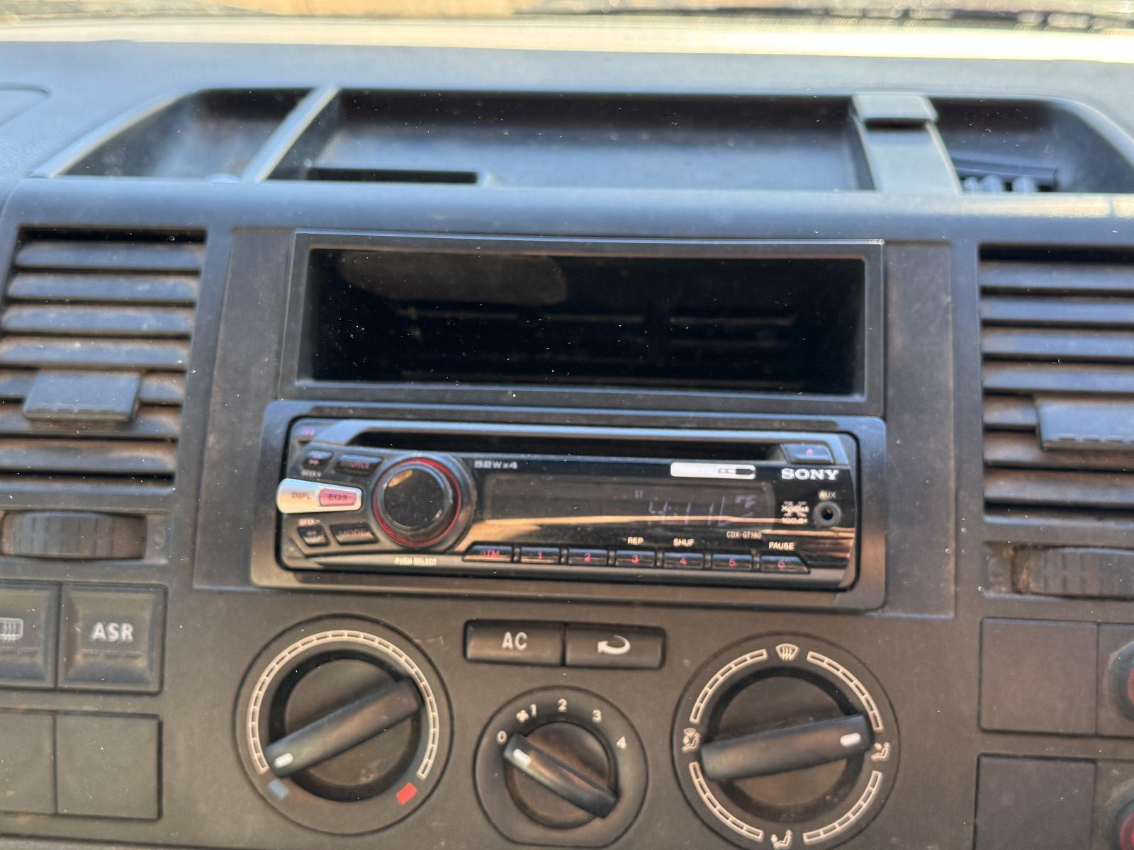 View Auto part Radio/Cd/Dvd/Sat/Tv VOLKSWAGEN TRANSPORTER 2006