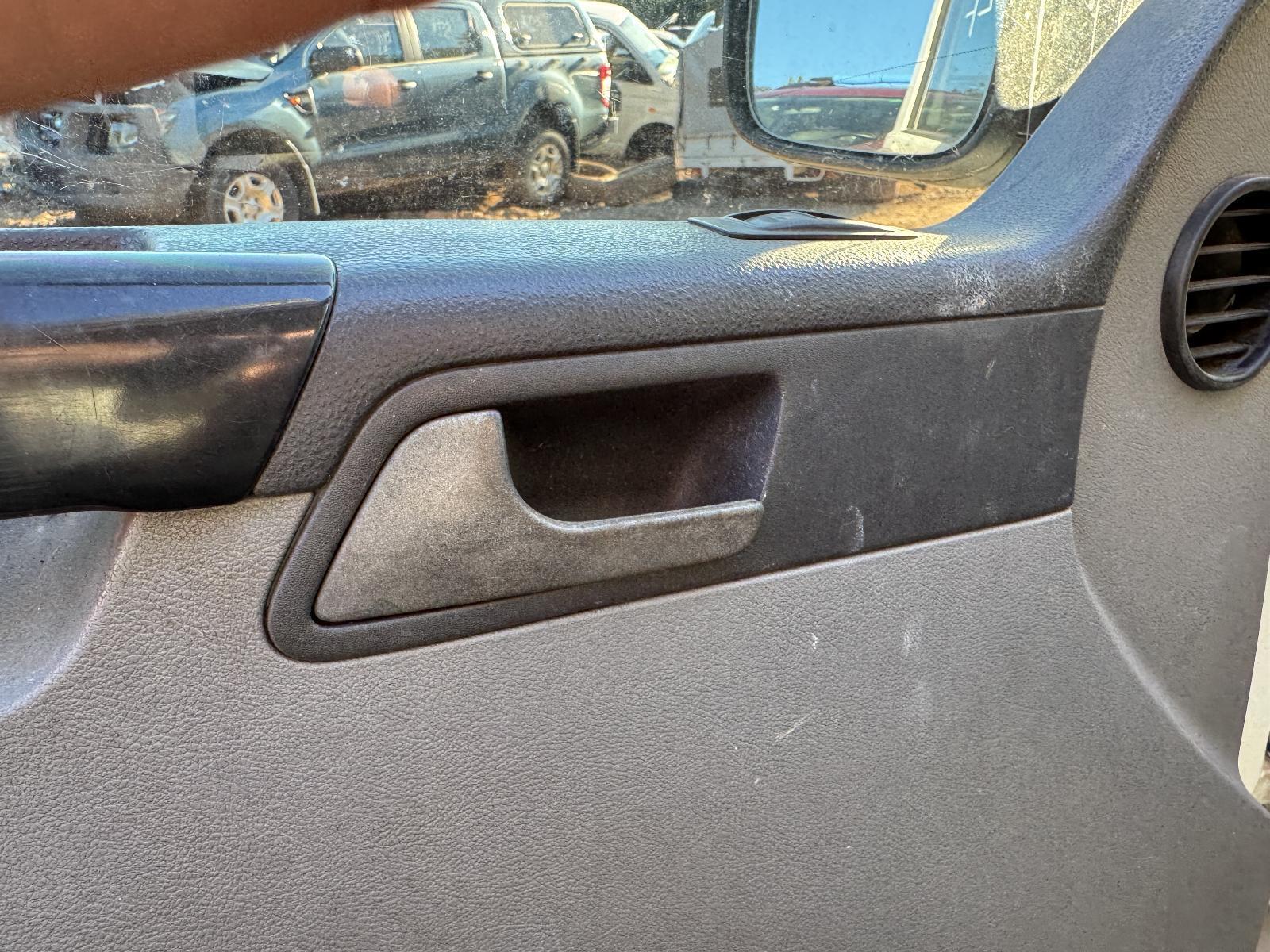 View Auto part Door Handle VOLKSWAGEN TRANSPORTER 2006