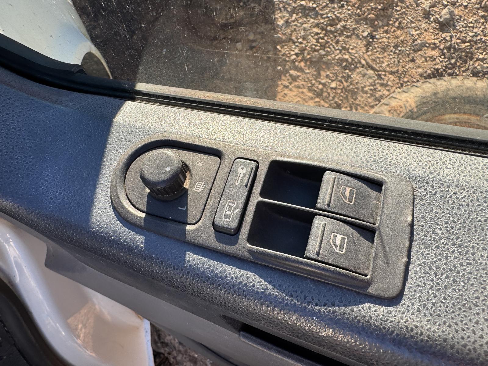 View Auto part Pwr Dr Wind Switch VOLKSWAGEN TRANSPORTER 2006