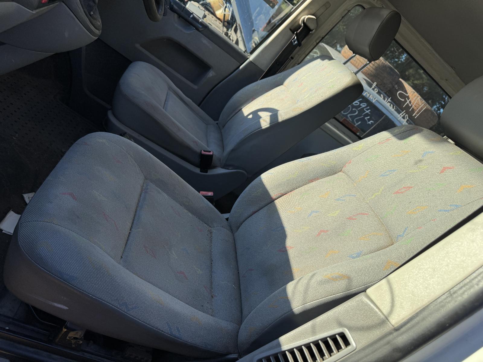 View Auto part Front Seat VOLKSWAGEN TRANSPORTER 2006
