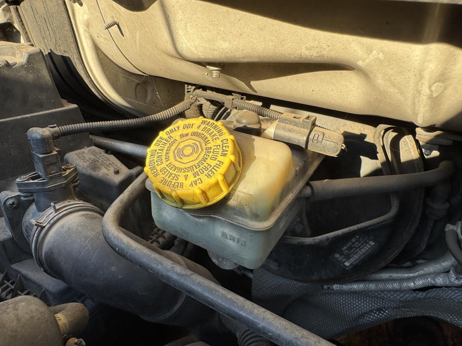 View Auto part Master Cylinder VOLKSWAGEN TRANSPORTER 2006