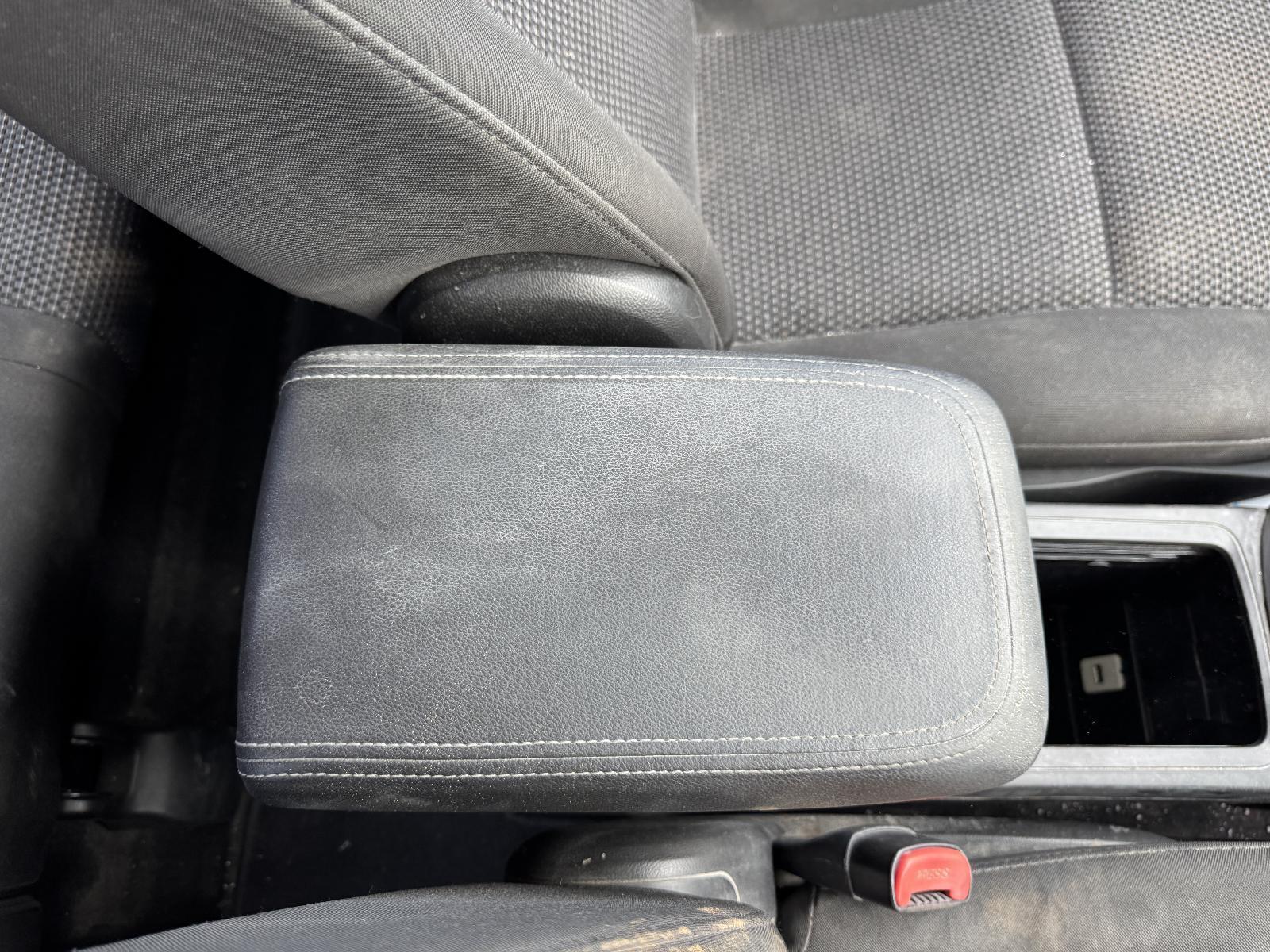 View Auto part Console HOLDEN CAPTIVA 2012