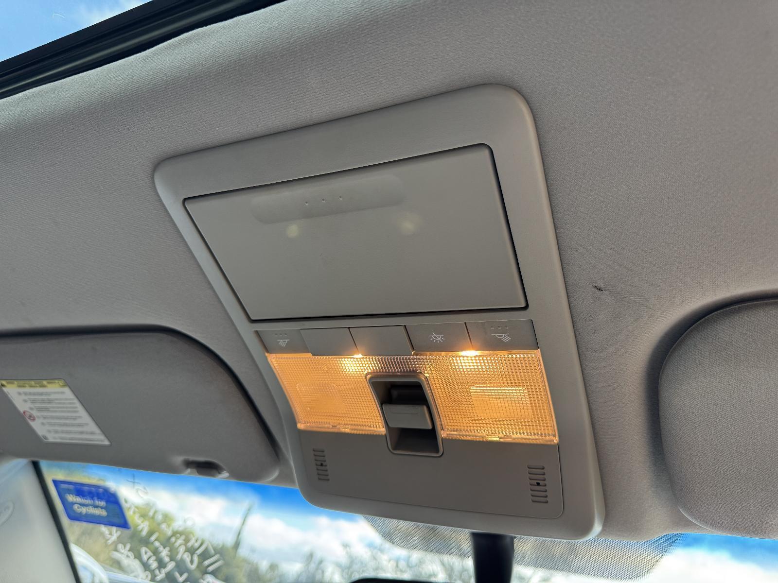 View Auto part Courtesy Light HOLDEN CAPTIVA 2012