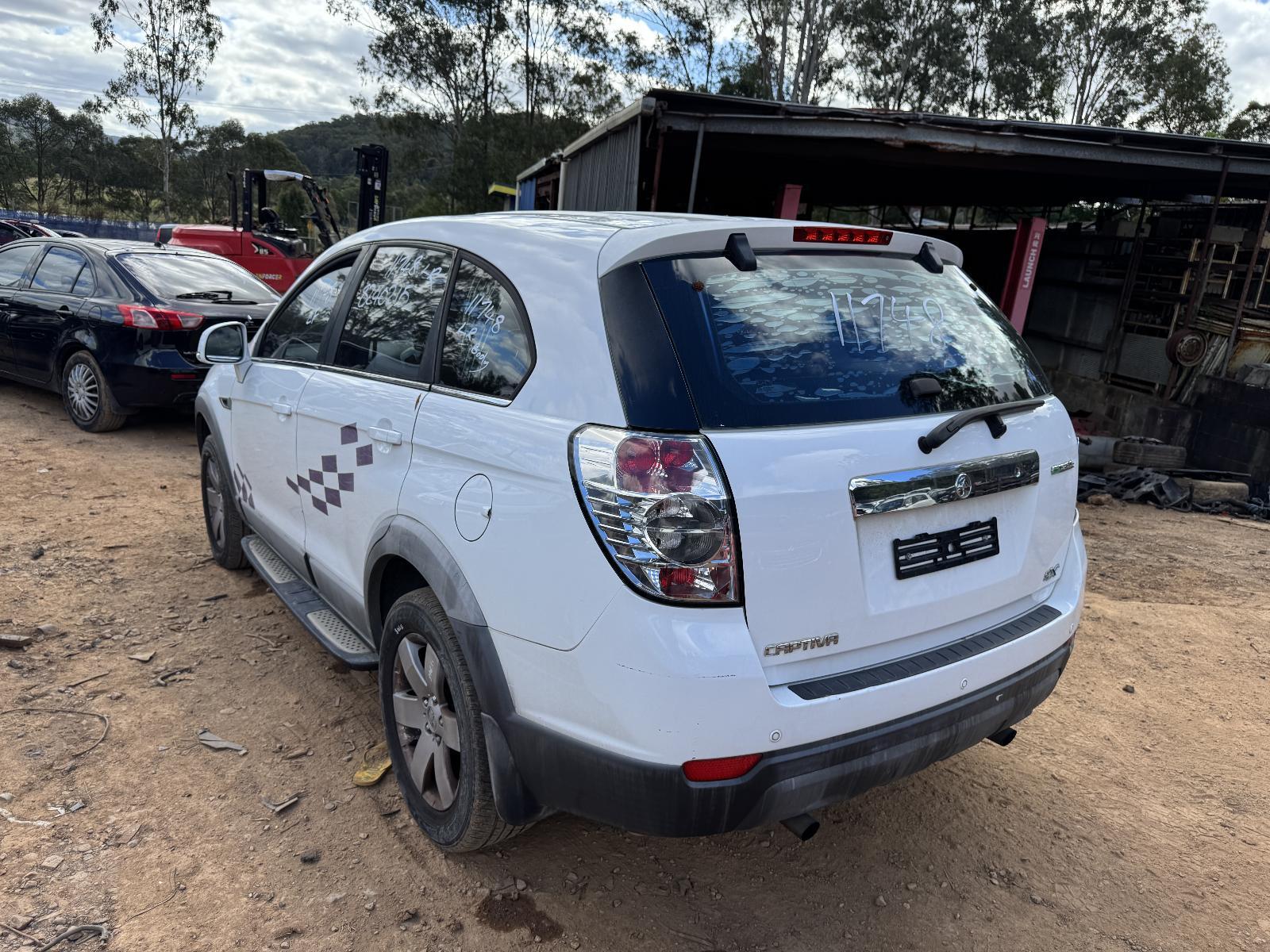 View Auto part R/Bar Bracket/Reinfo HOLDEN CAPTIVA 2012