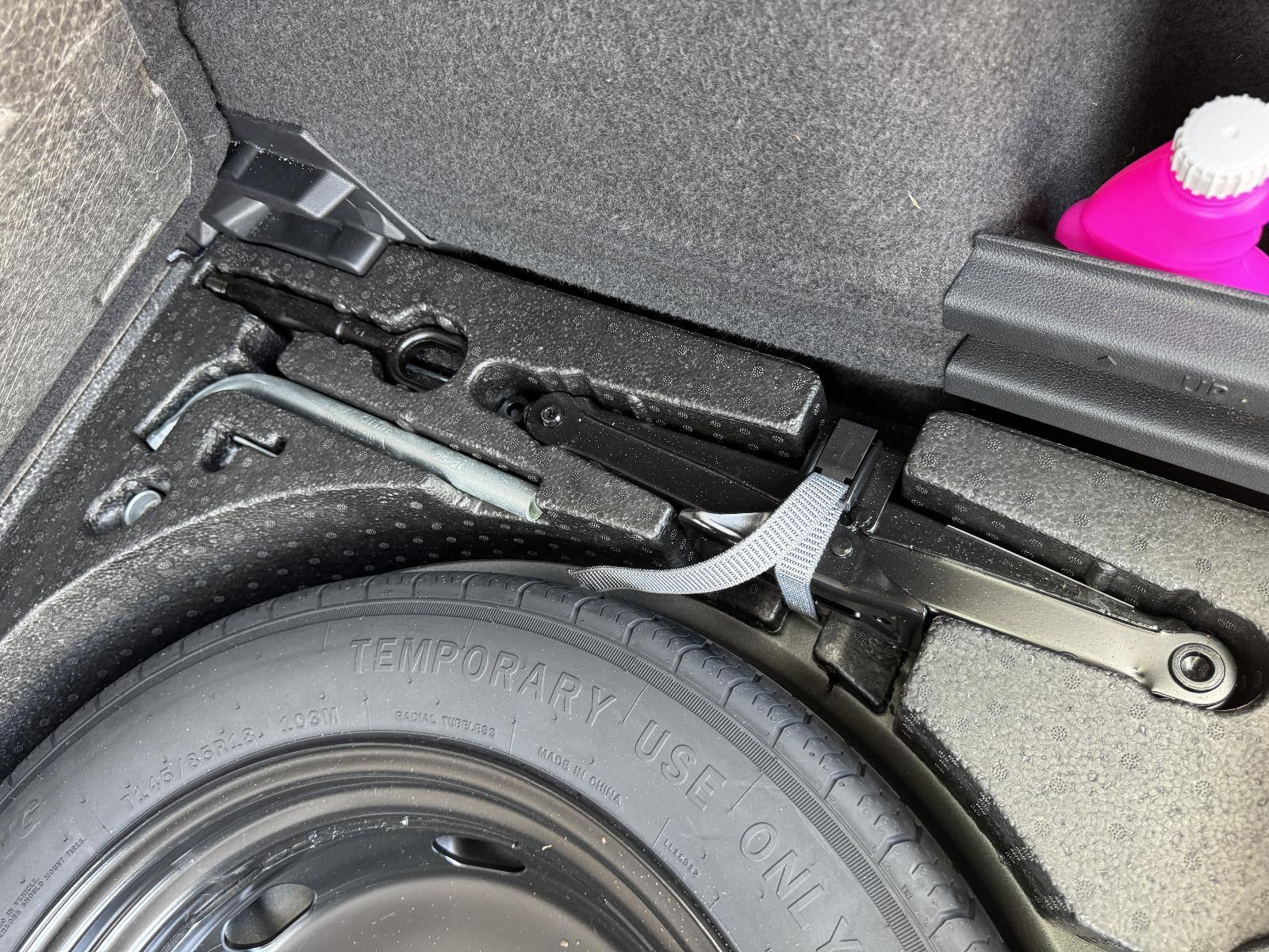 View Auto part Jack/Tool Kit VOLKSWAGEN TIGUAN 2022