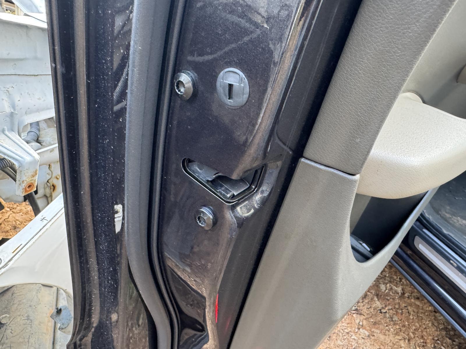 View Auto part Door/Boot/Gate Lock AUDI Q5 2011