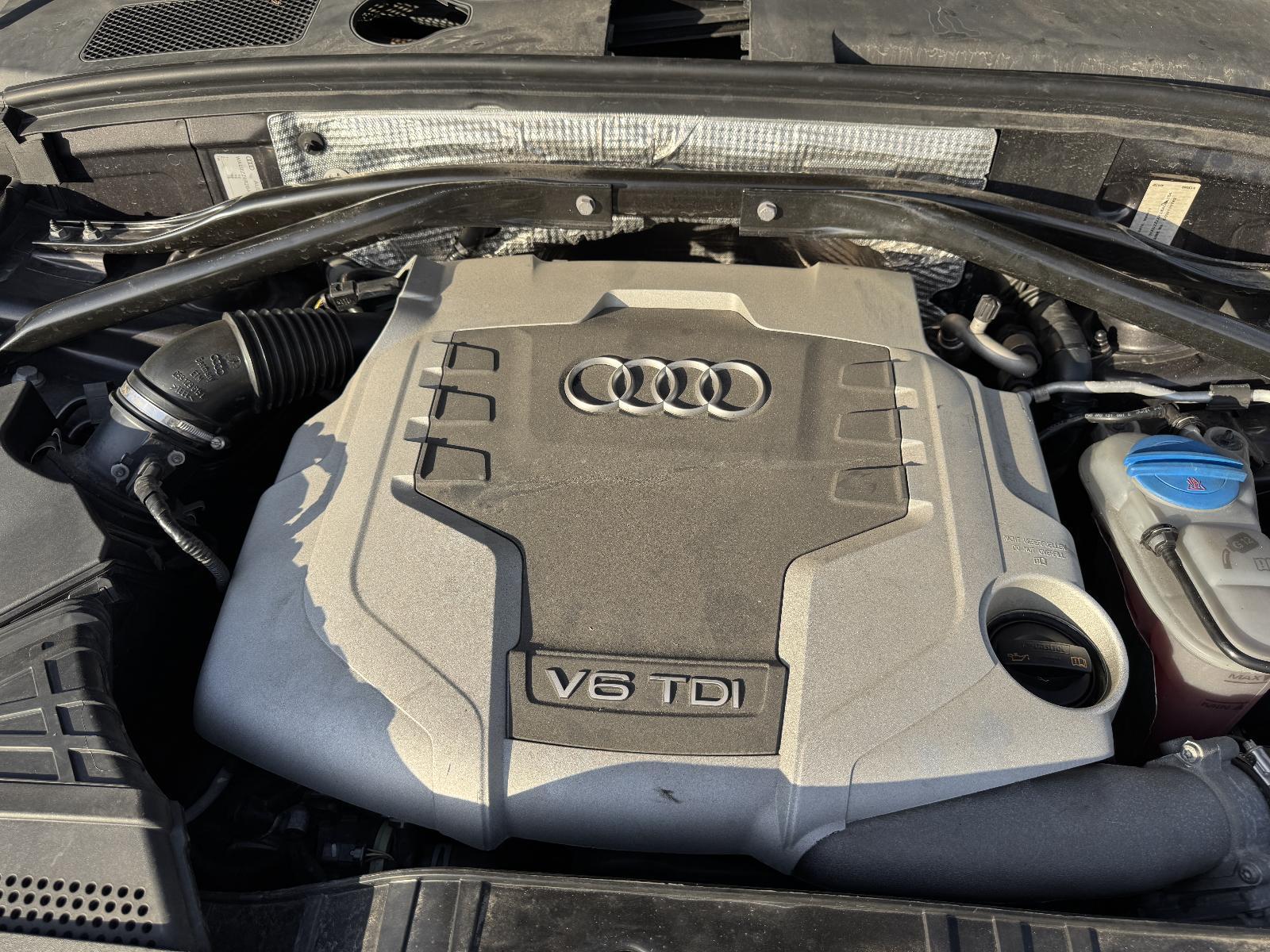 View Auto part Engine Cover AUDI Q5 2011