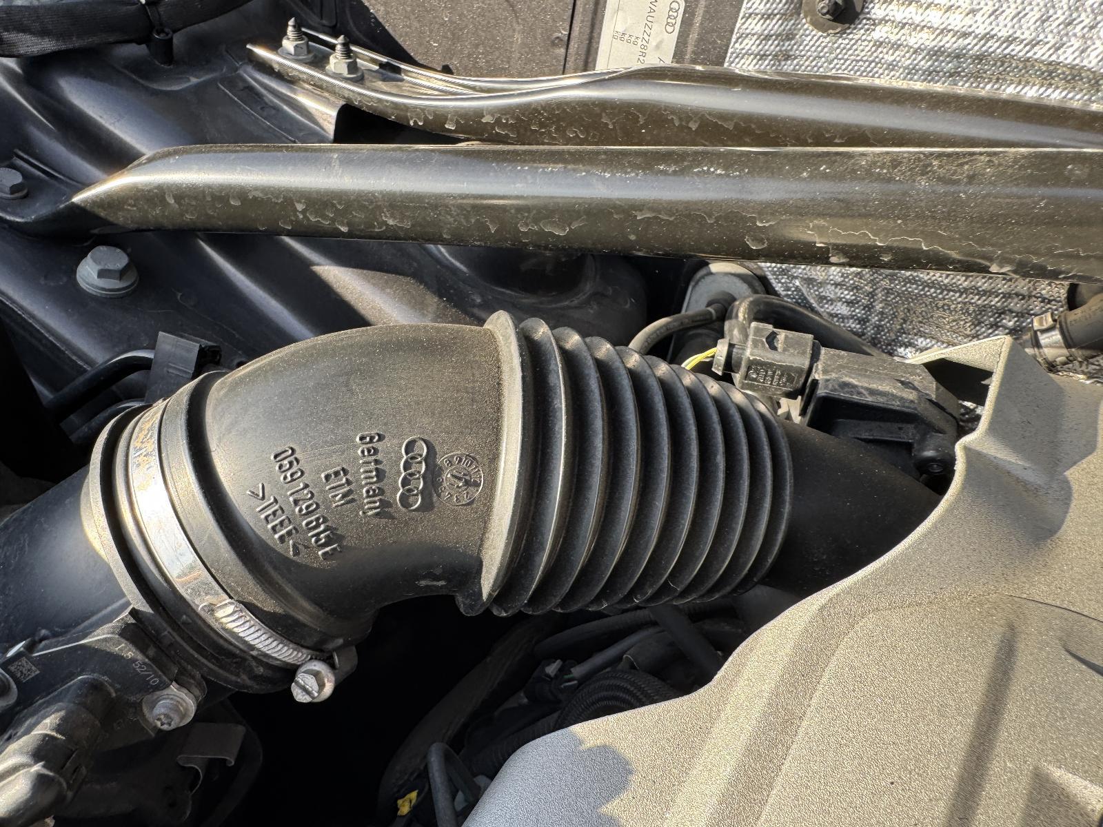 View Auto part Air Cleaner Duct/Hos AUDI Q5 2011