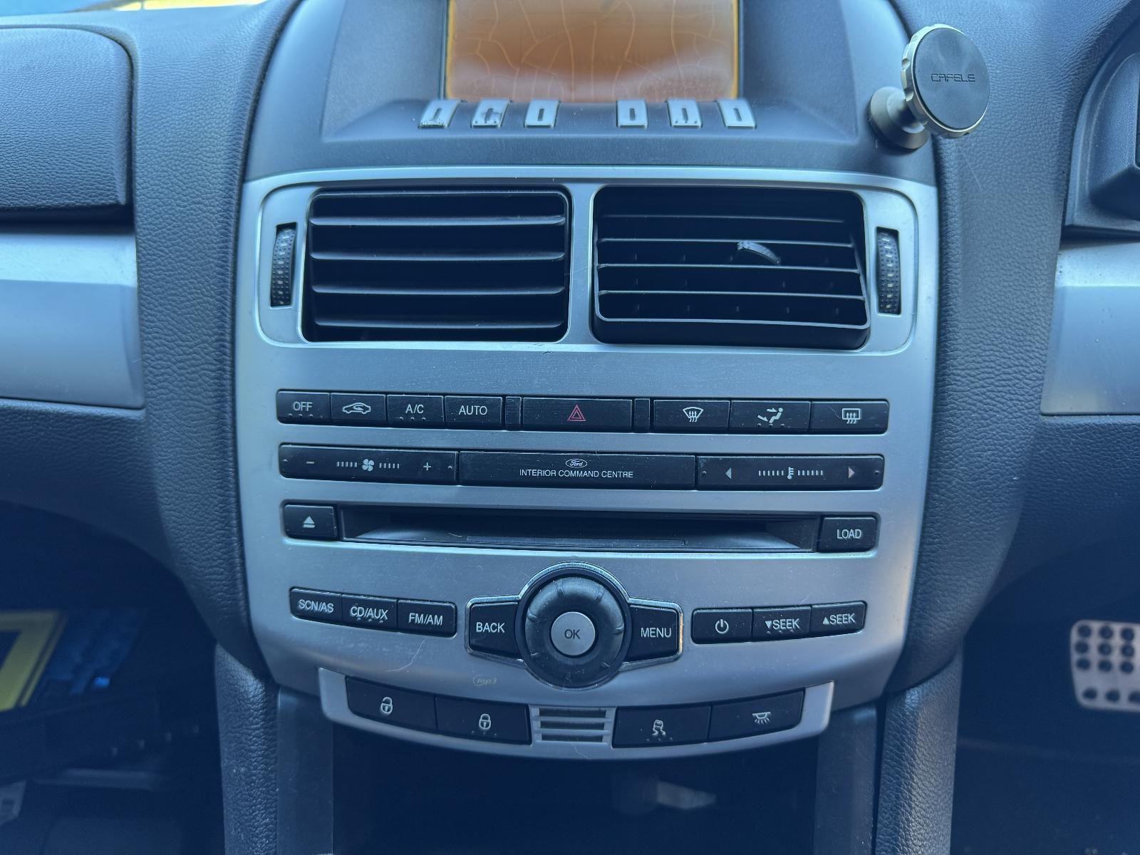 View Auto part Radio/Cd/Dvd/Sat/Tv FORD FALCON 2010