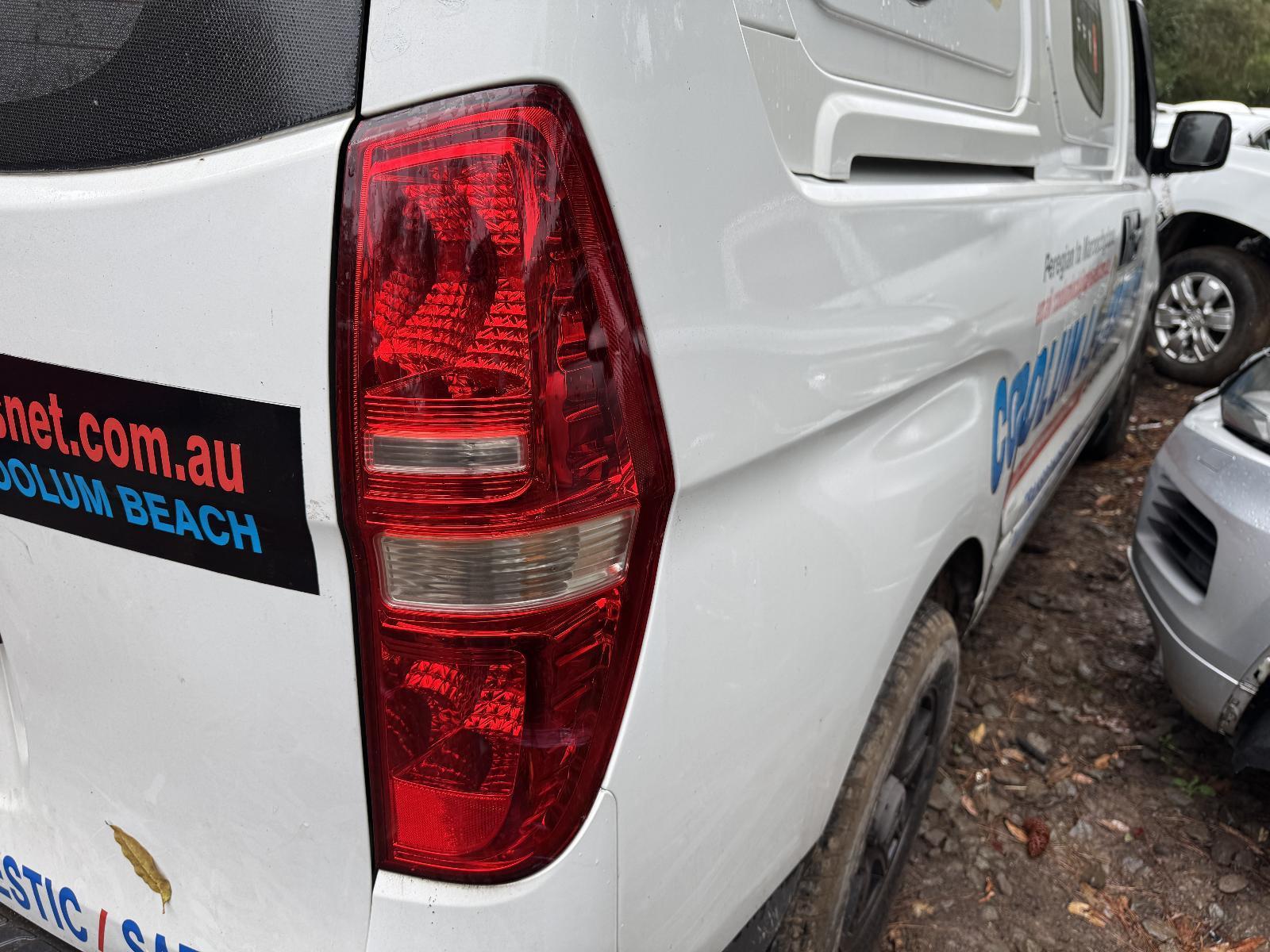 View Auto part Right Taillight HYUNDAI ILOAD/IMAX 2009