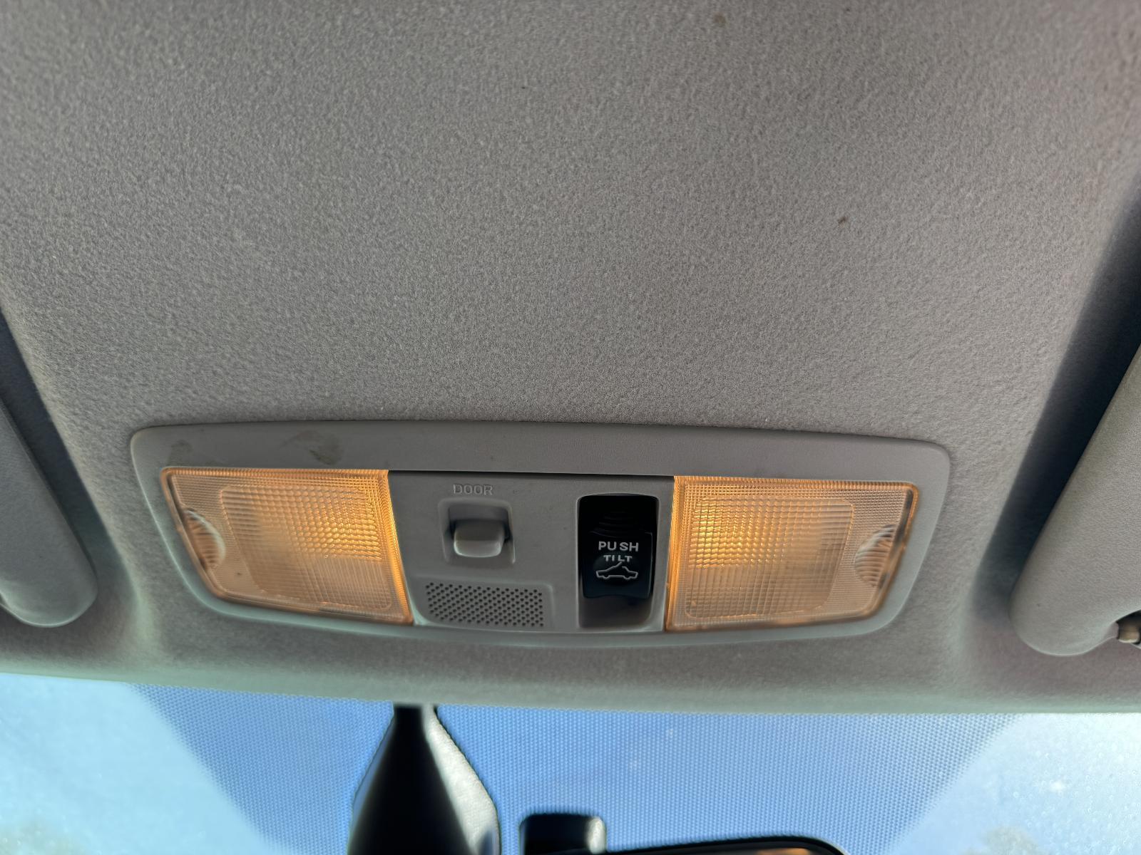 View Auto part Courtesy Light MITSUBISHI OUTLANDER 2010