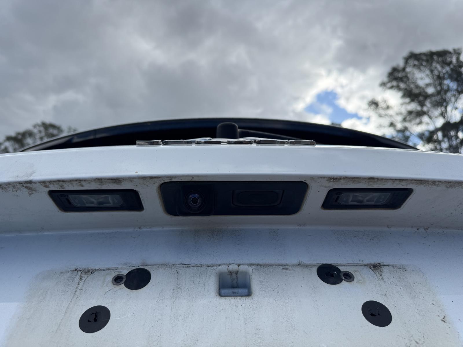 View Auto part Number Plate Lamp JAGUAR F PACE 2016