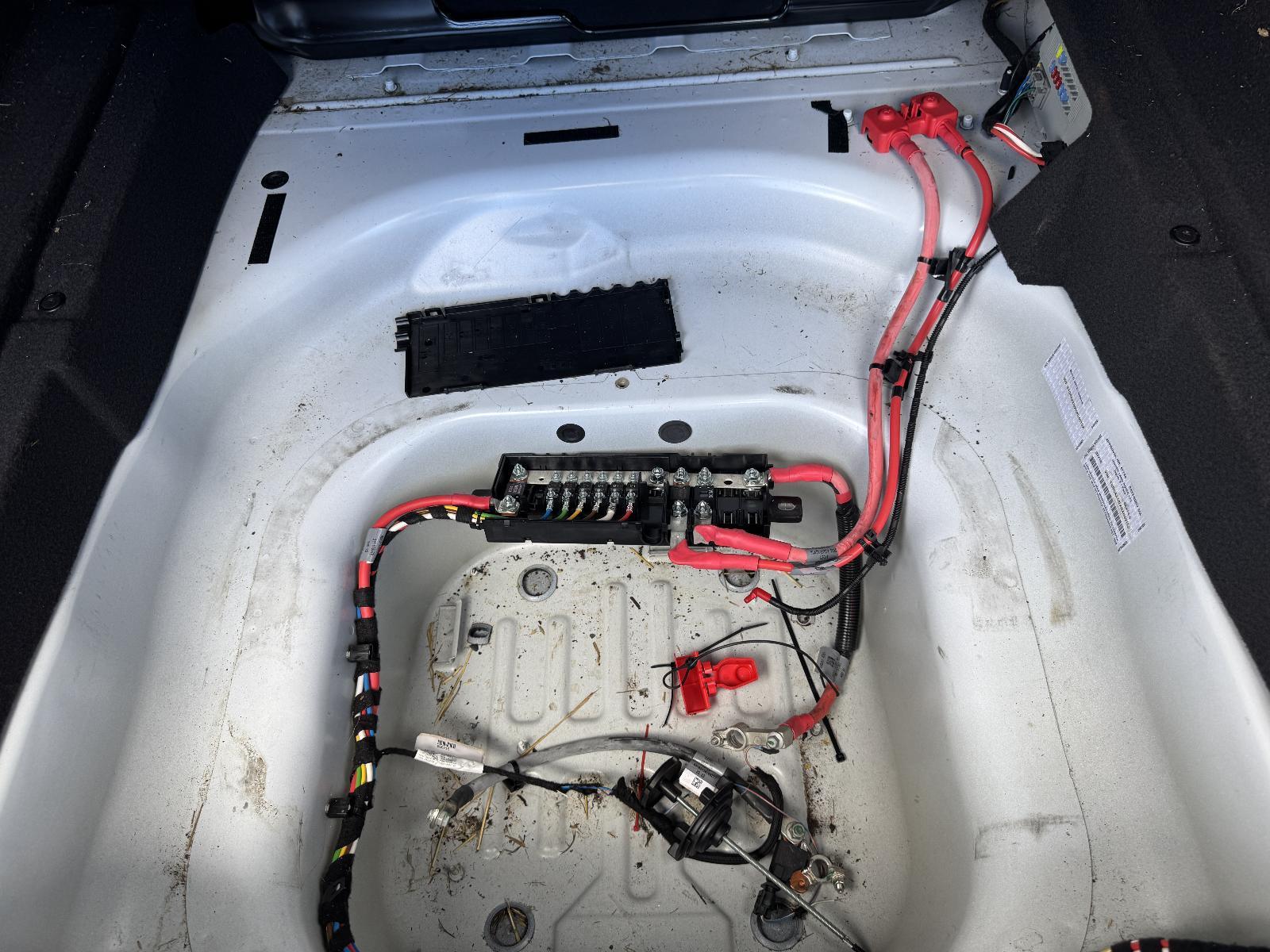View Auto part Battery Terminal JAGUAR F PACE 2016