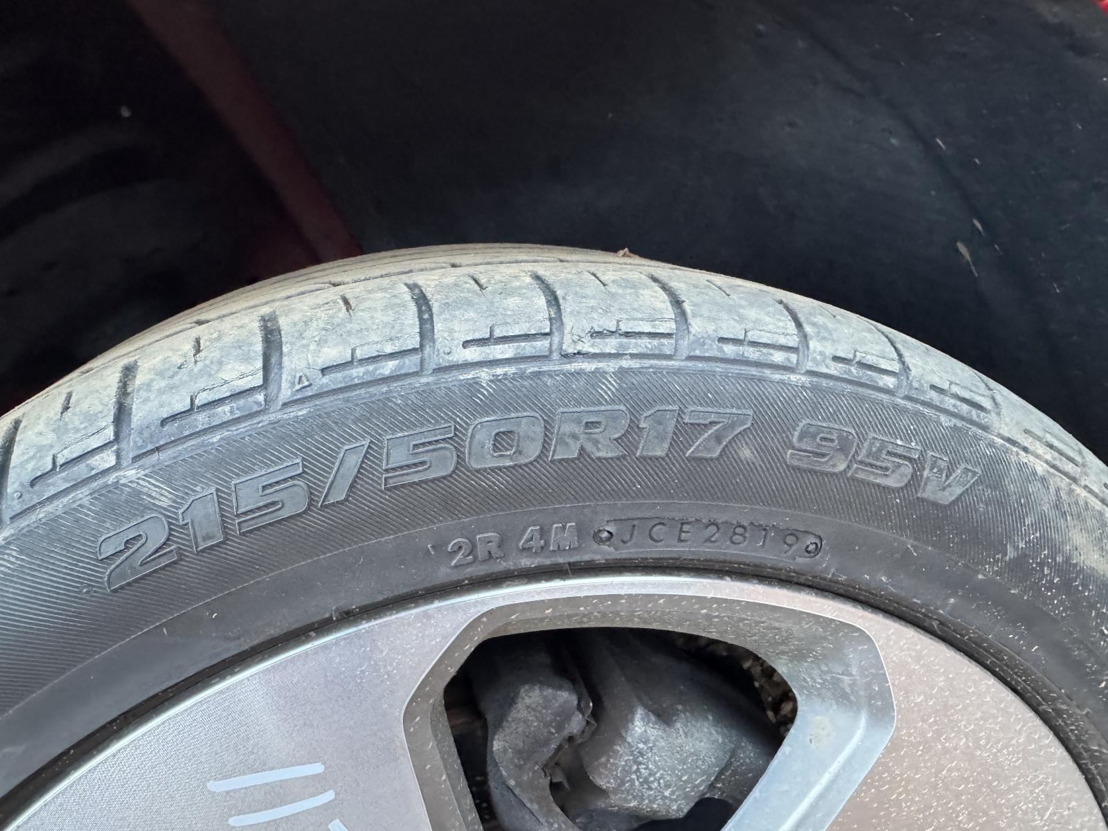 View Auto part Tyre HOLDEN CRUZE 2016