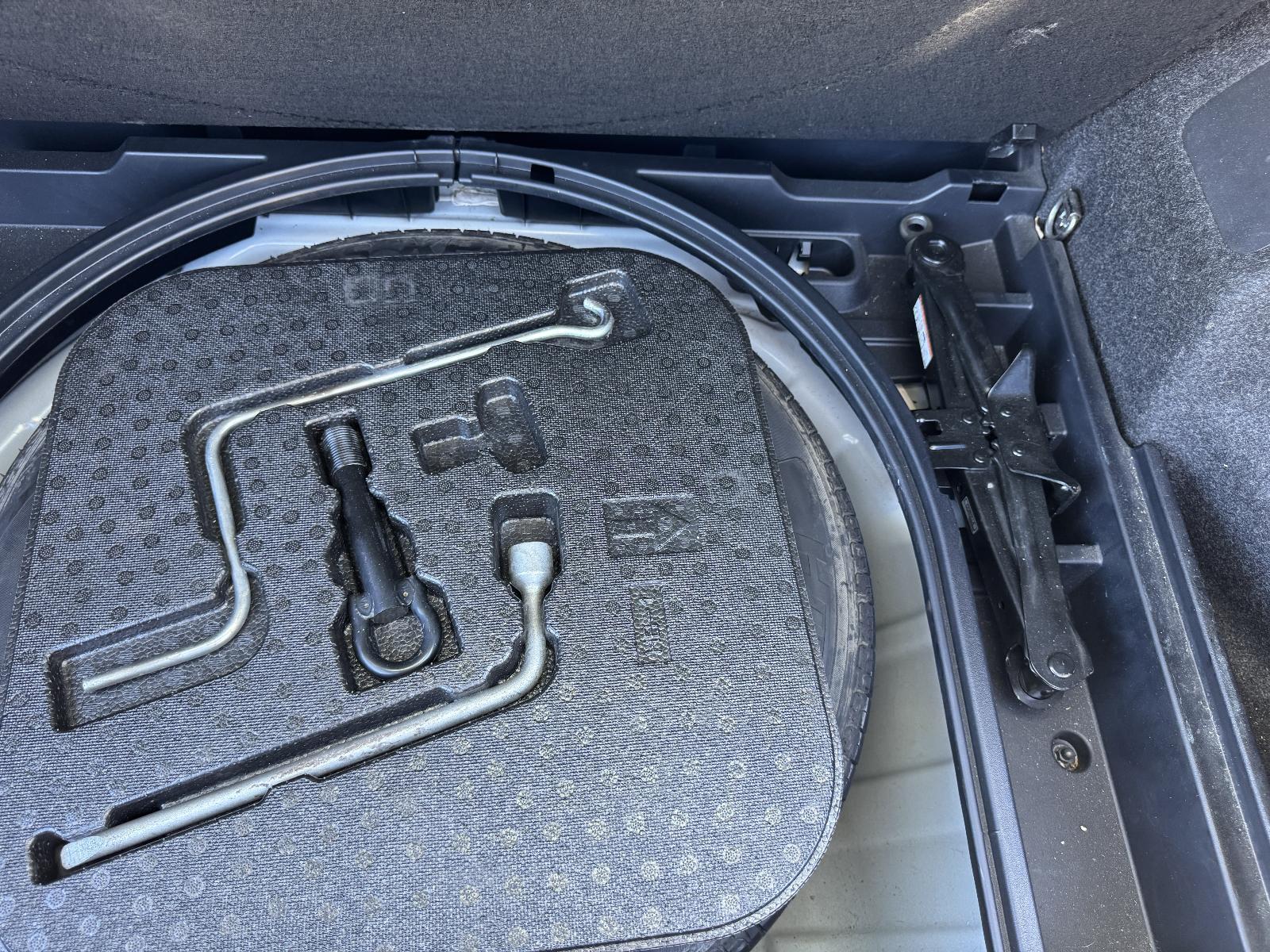 View Auto part Jack/Tool Kit TOYOTA COROLLA 2014