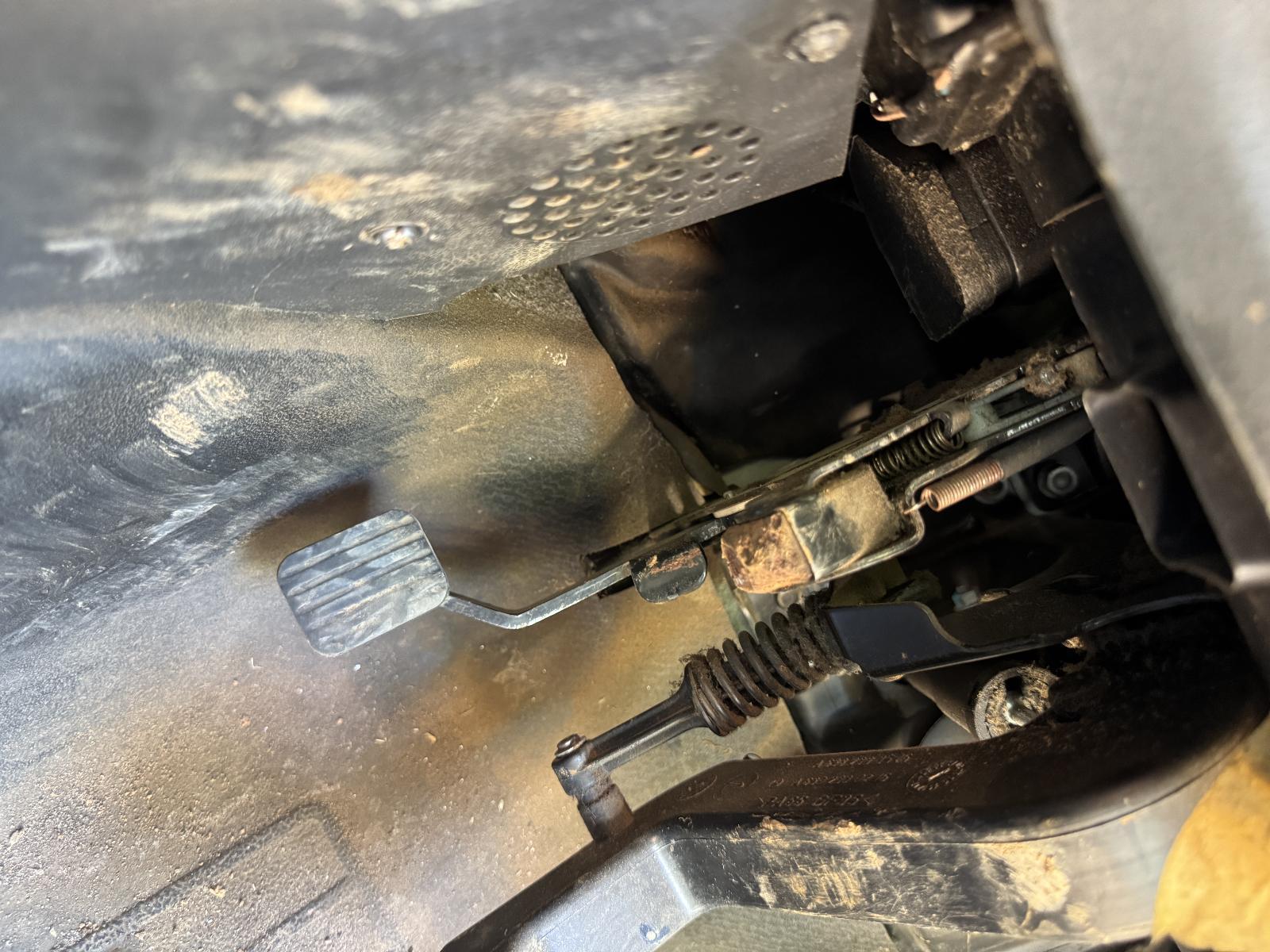 View Auto part Pedal Assembly MERCEDES VITO 2013