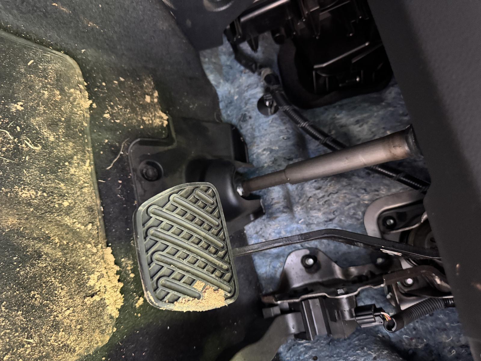 View Auto part Pedal Assembly NISSAN PULSAR 2015