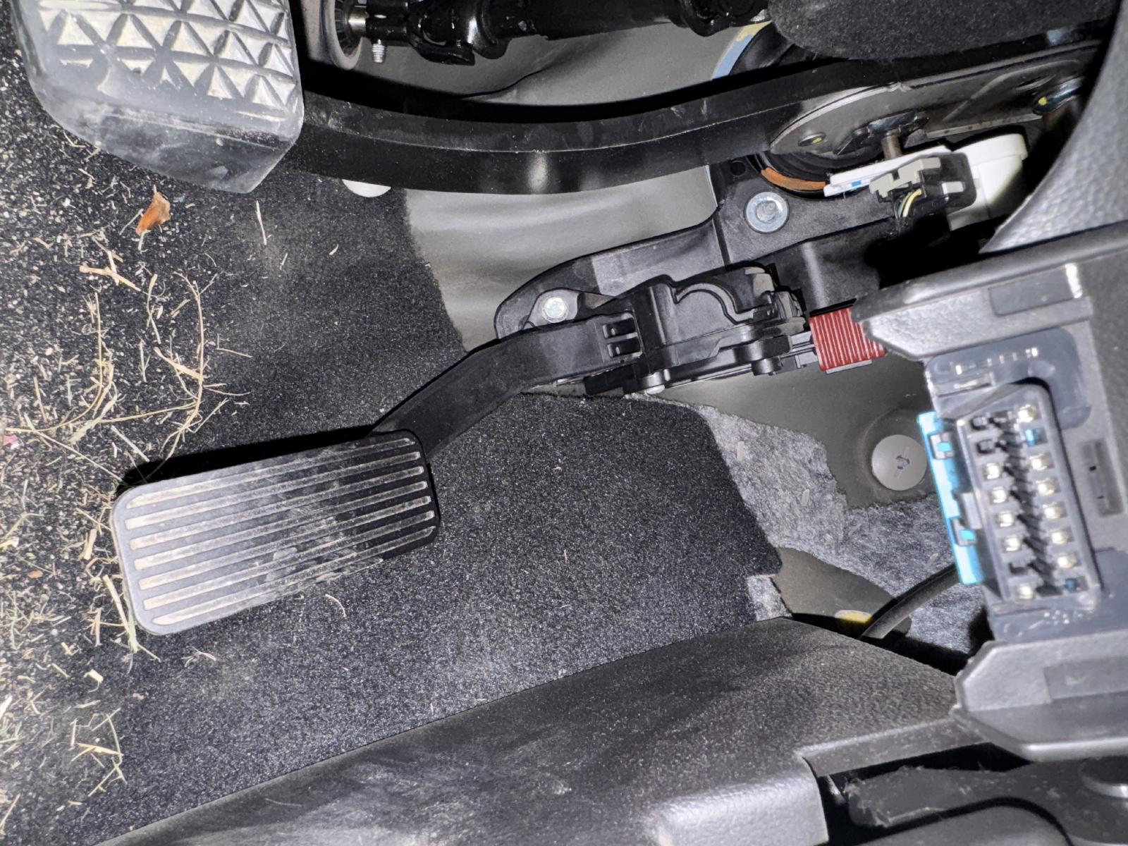 View Auto part Pedal Assembly HOLDEN CRUZE 2012