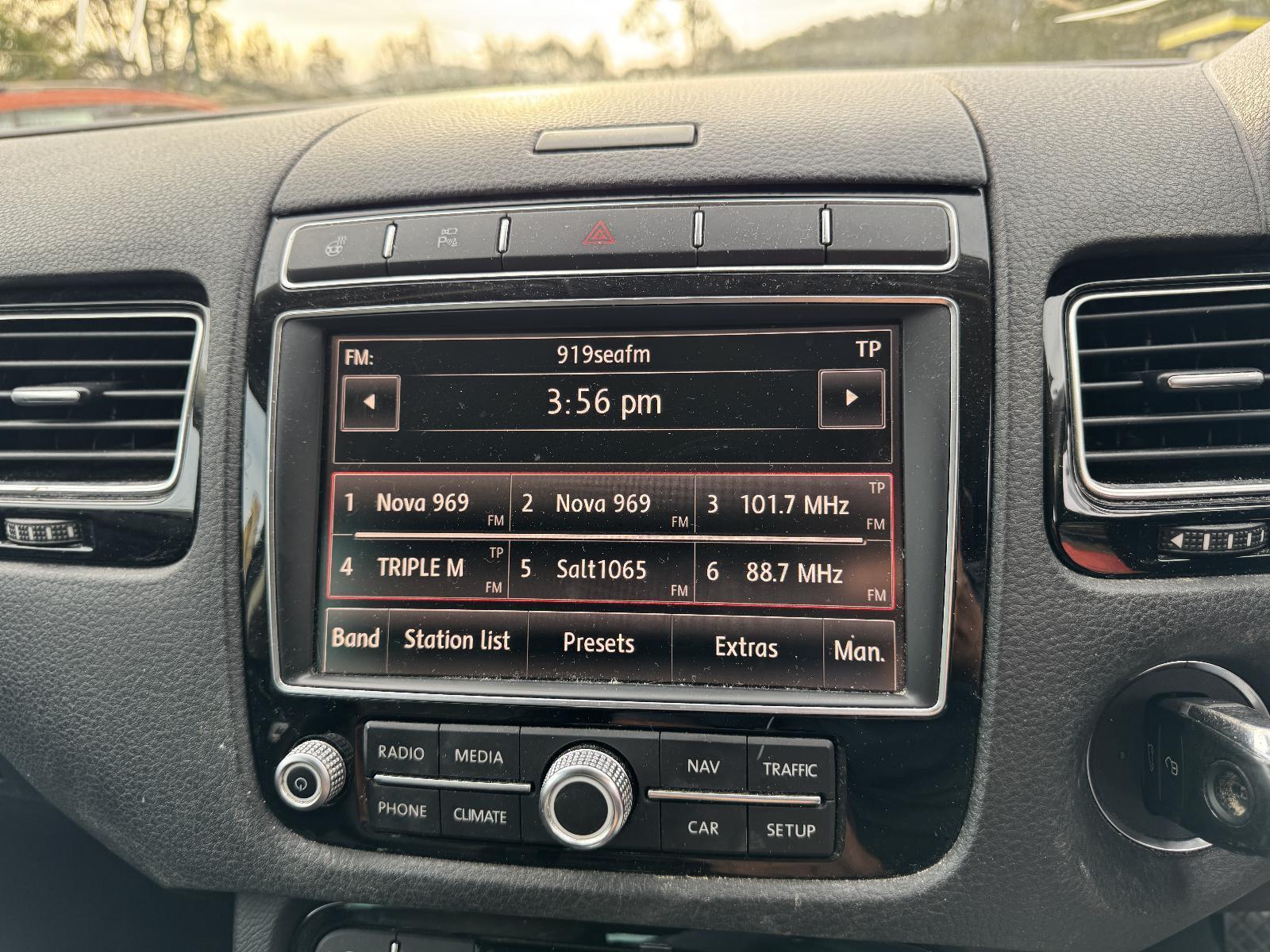 View Auto part Radio/Cd/Dvd/Sat/Tv VOLKSWAGEN TOUAREG 2016