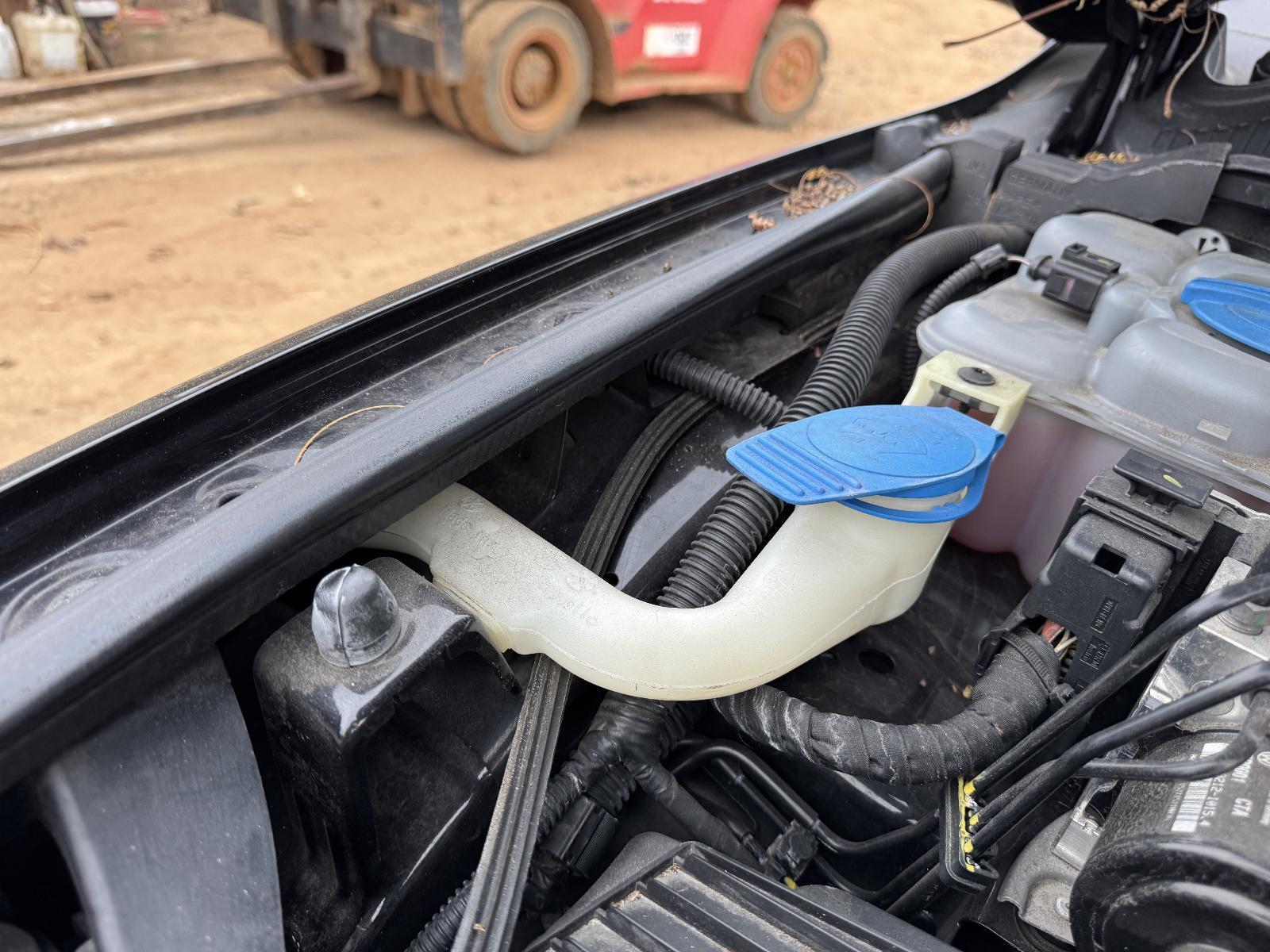 View Auto part Washer Bottle VOLKSWAGEN TOUAREG 2016
