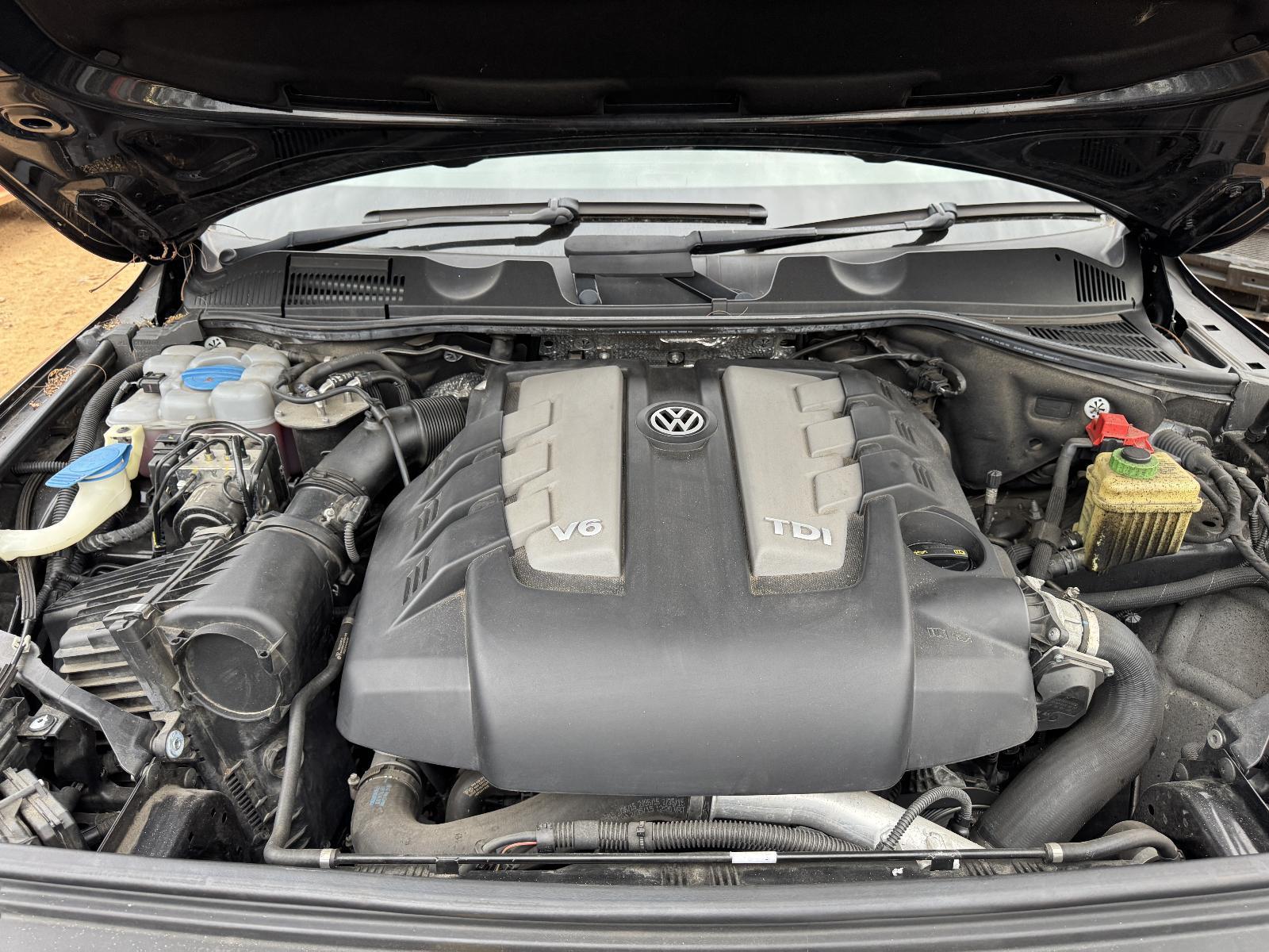 View Auto part Engine Cover VOLKSWAGEN TOUAREG 2016
