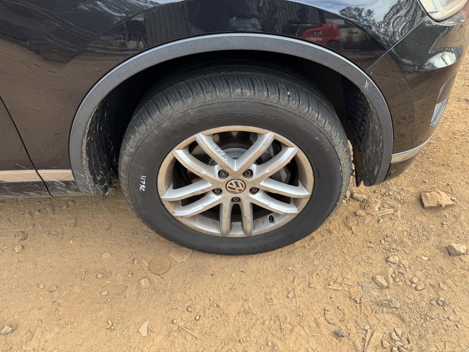 View Auto part Wheel Arch Flare VOLKSWAGEN TOUAREG 2016