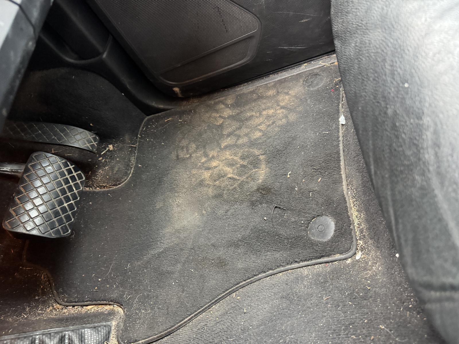 View Auto part Floor Mats VOLKSWAGEN TOUAREG 2016
