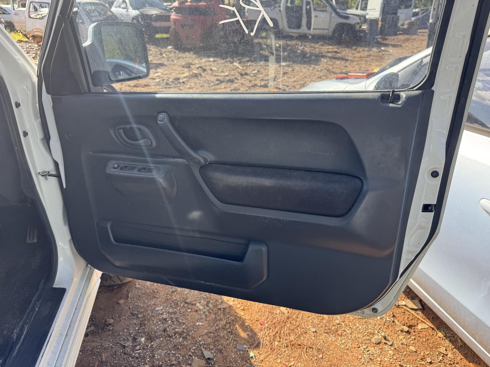 View Auto part Door Handle Suzuki Jimny 2011