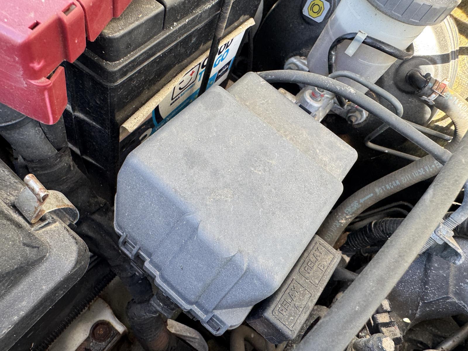 View Auto part Fuse Box SUZUKI JIMNY 2011