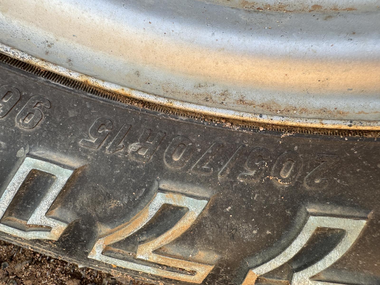 View Auto part Tyre SUZUKI JIMNY 2011