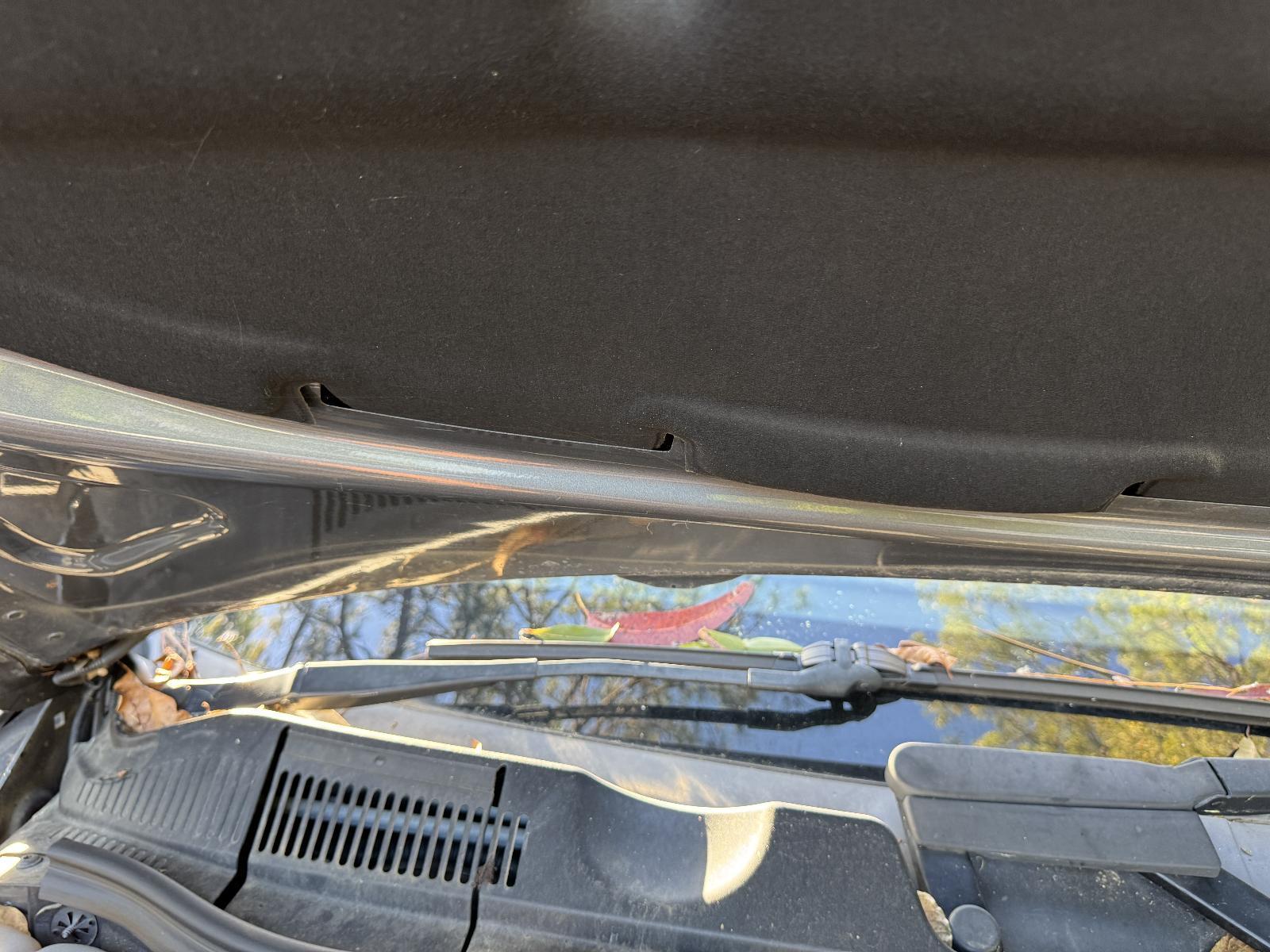 View Auto part Wiper Arm VOLKSWAGEN TOUAREG 2012