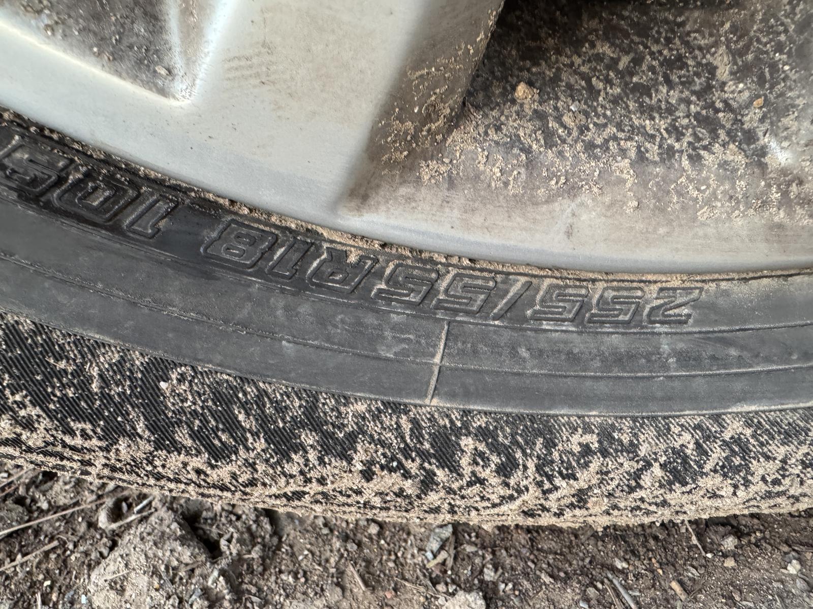 View Auto part Tyre VOLKSWAGEN TOUAREG 2012