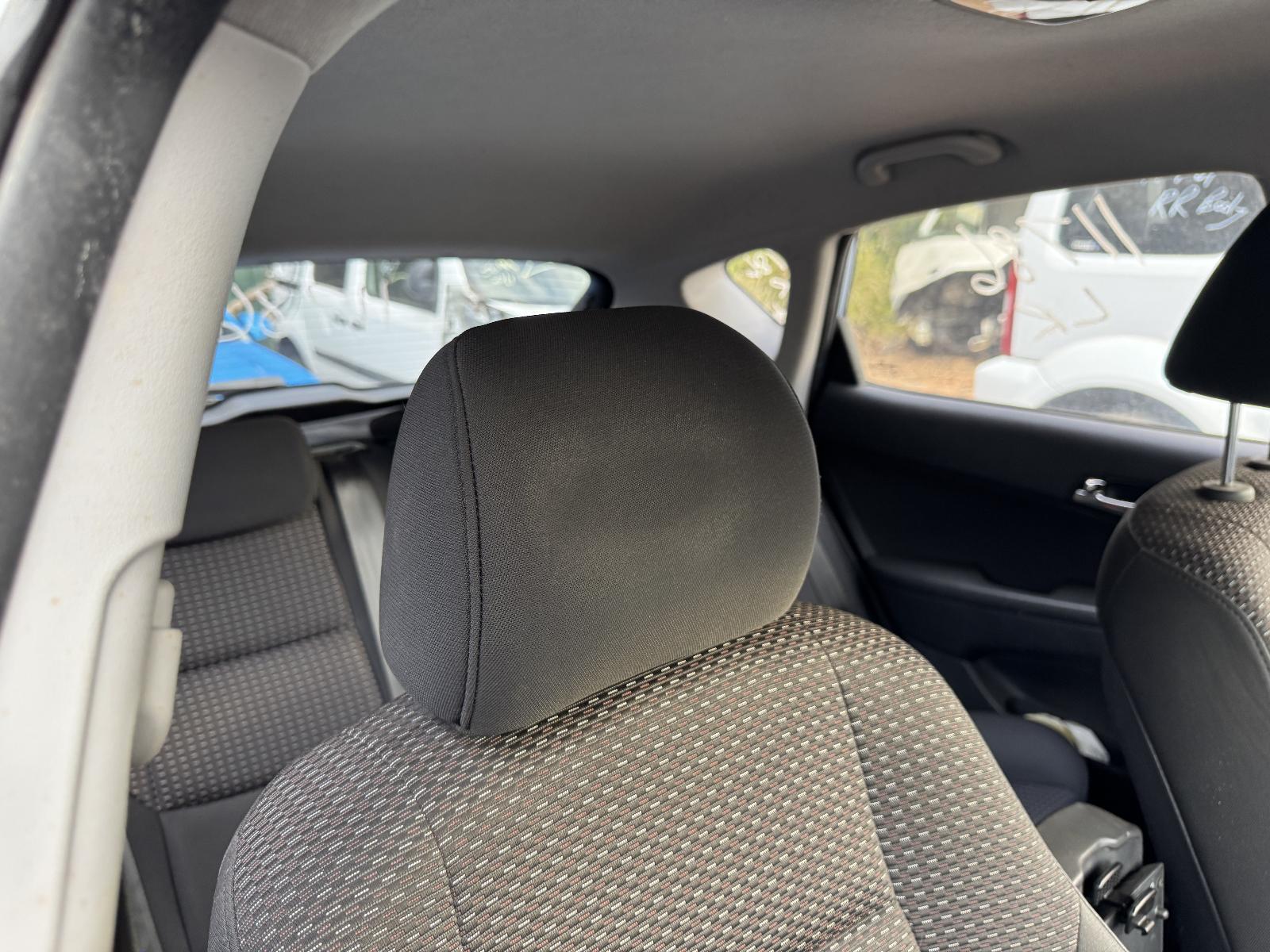 View Auto part Headrest HYUNDAI I30 2011