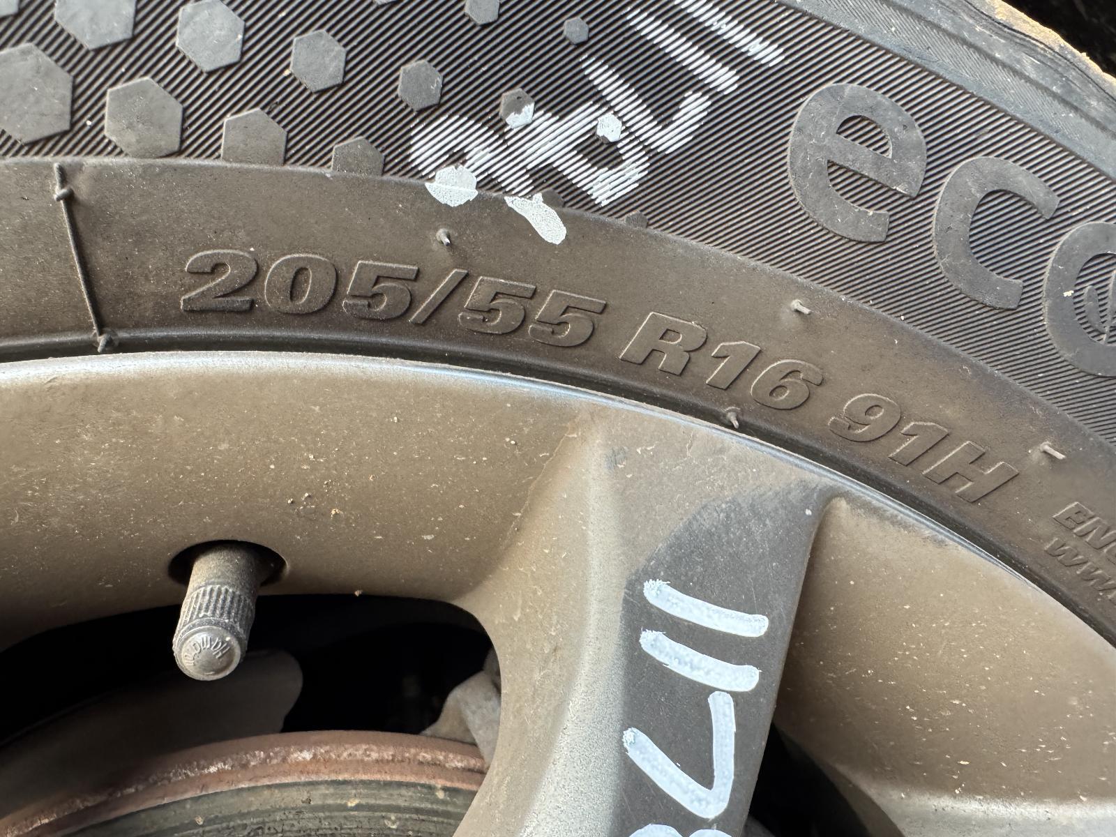 View Auto part Tyre HYUNDAI I30 2011