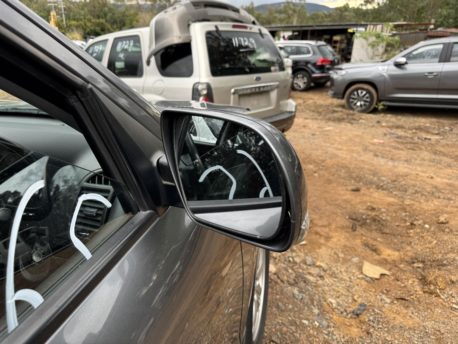 View Auto part Right Door Mirror HYUNDAI SANTA FE 2011