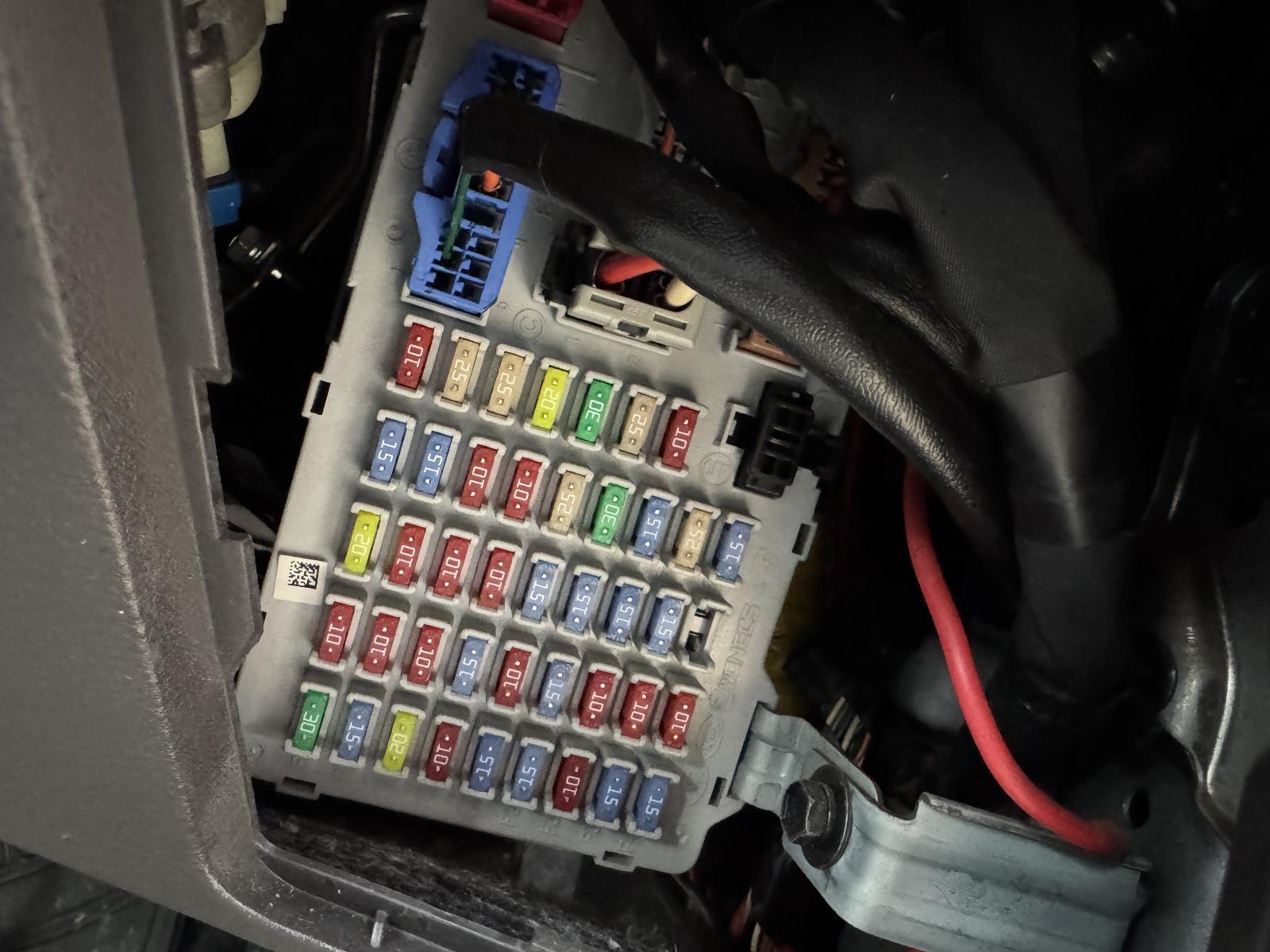View Auto part Fuse Box HYUNDAI SANTA FE 2011