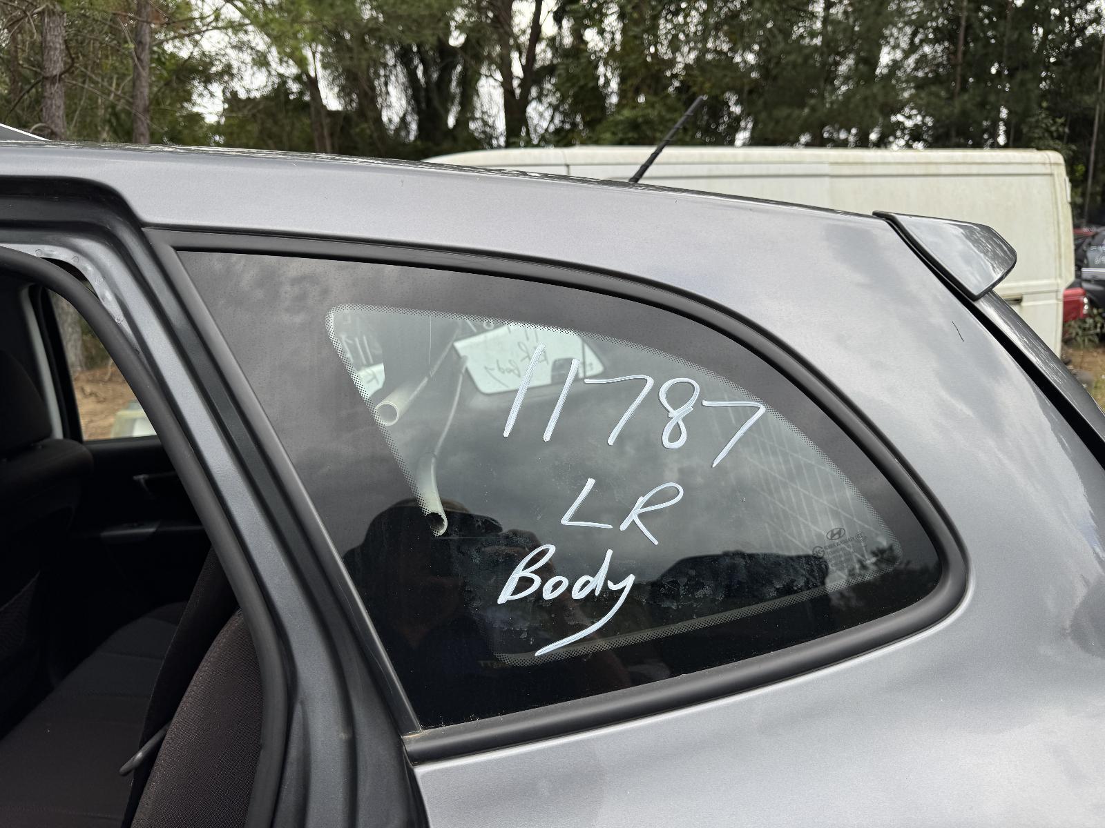 View Auto part Left Rear Side Glass HYUNDAI SANTA FE 2011