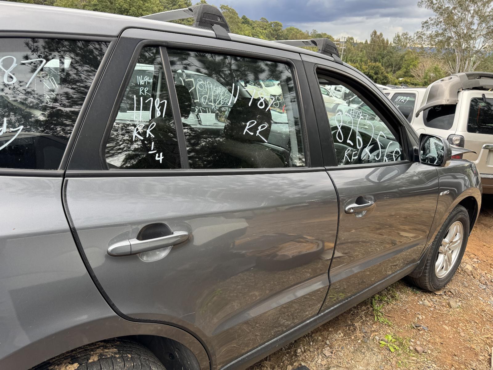 View Auto part Right Rear 1/4 Door Glass Hyundai Santa Fe 2011