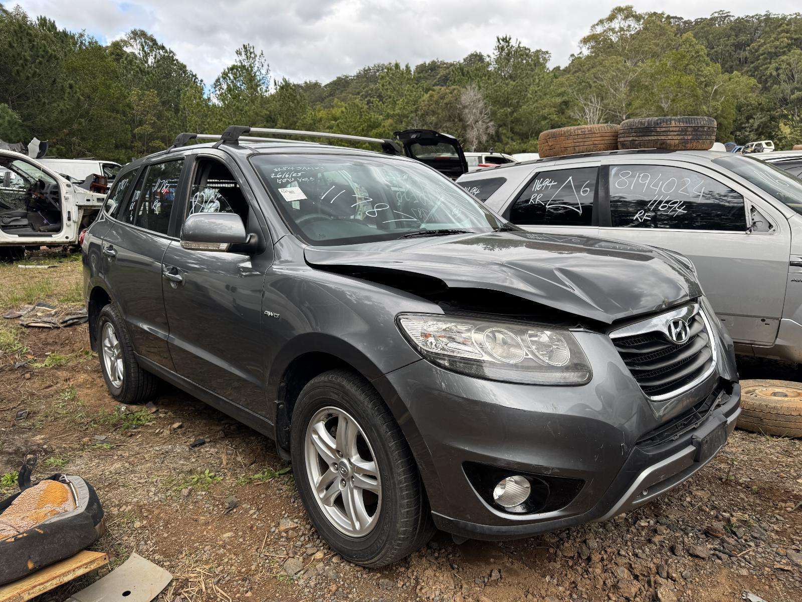 View Auto part Tyre Hyundai Santa Fe 2011
