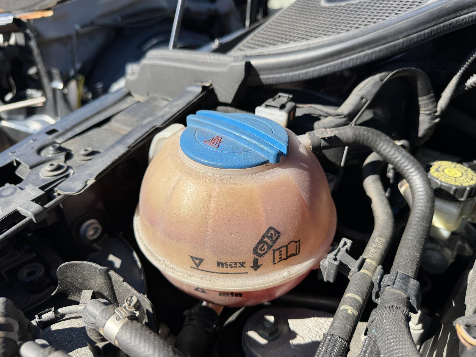 View Auto part Overflow Bottle AUDI A1 2011